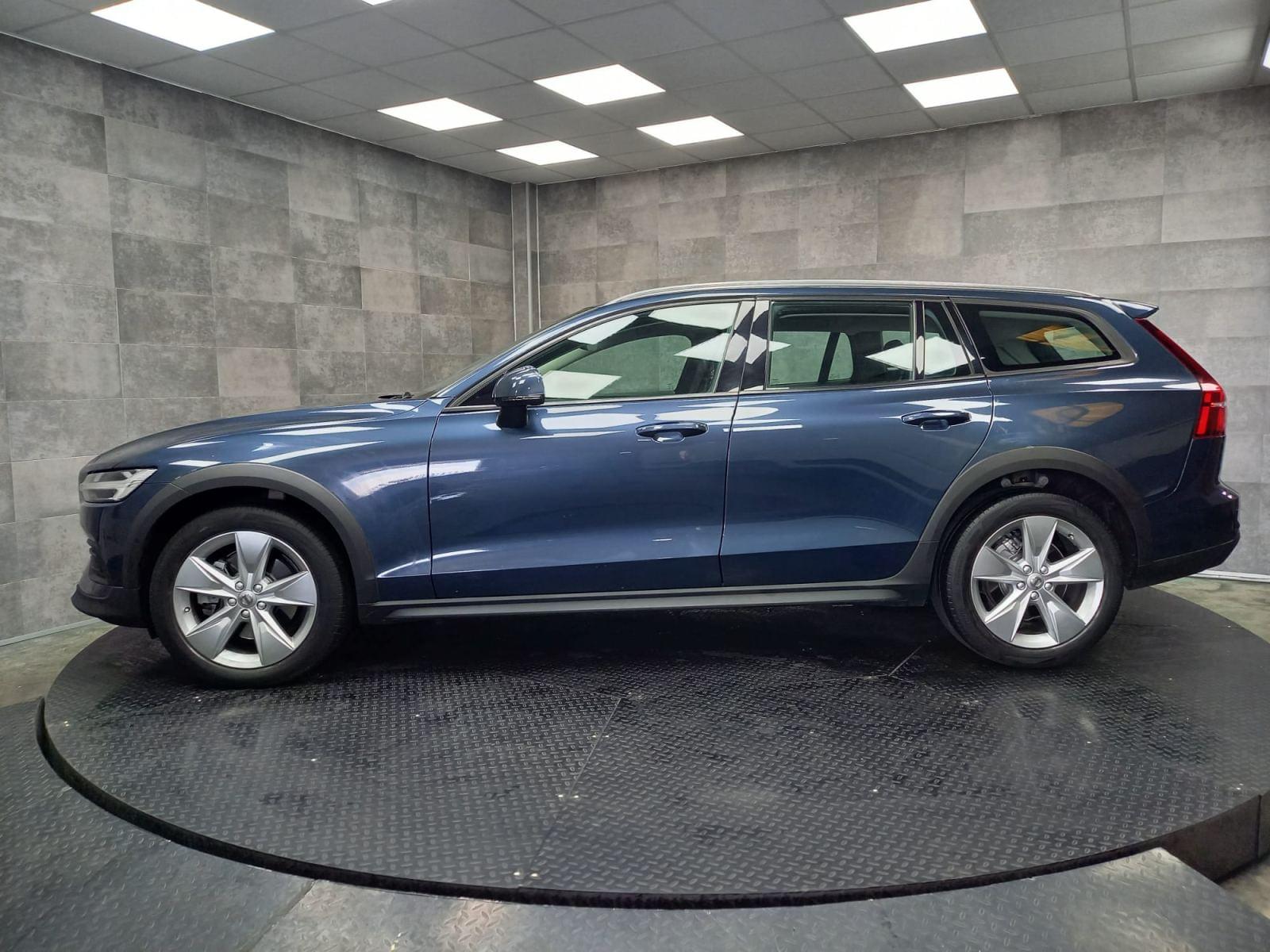 VOLVO V60 CROSS COUNTRY 2.0 B4 AWD AUTO 8 
