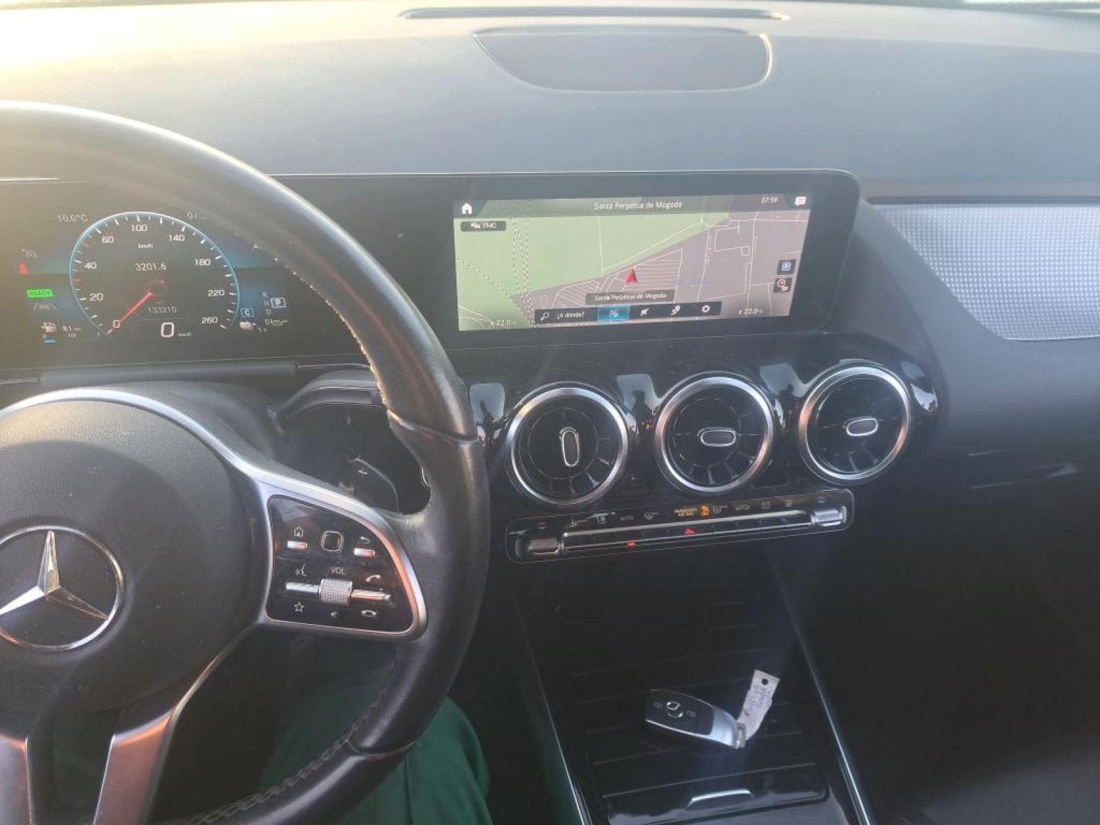 MERCEDES CLASE GLA 250 E 220 CV 11