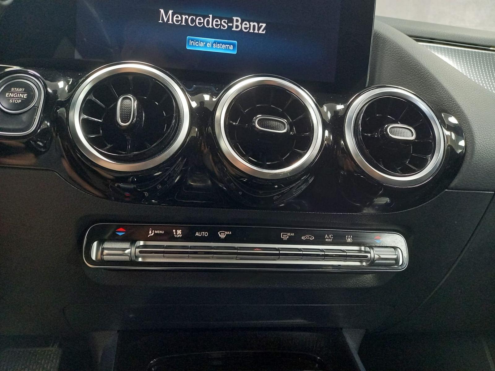 MERCEDES CLASE GLA 250 E 220 CV 25