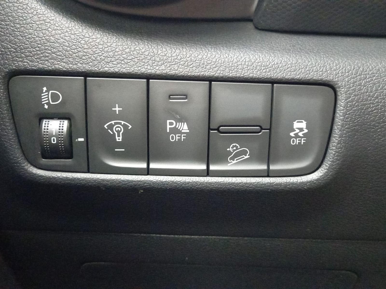 HYUNDAI KONA todoterreno 1.6 CRDI 136CV 48V Maxx 4X2 12 