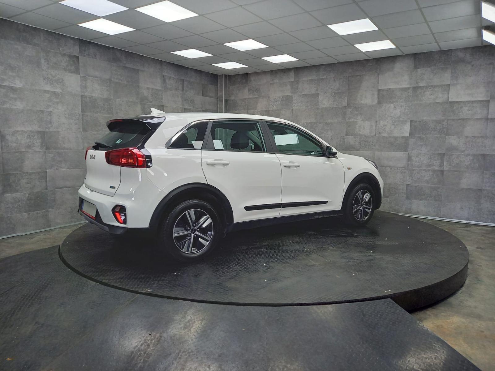 KIA NIRO 1.6 GDi HEV 104kW (141CV) Concept 5