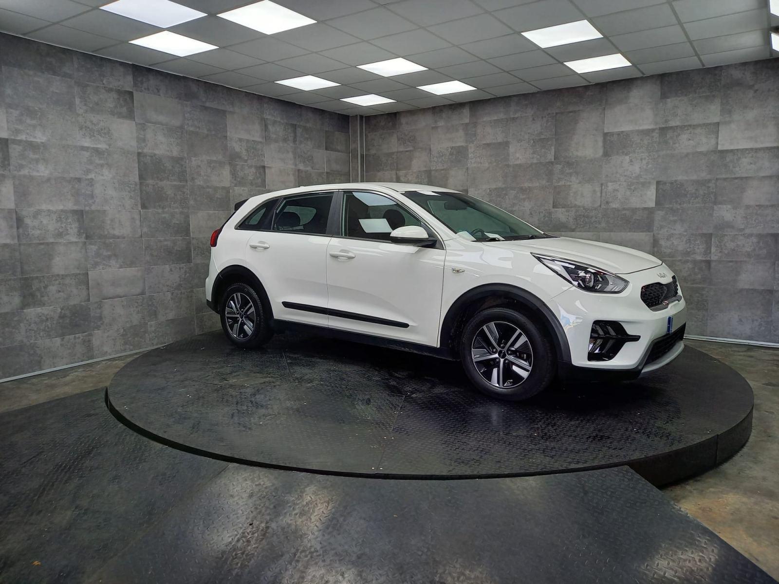 KIA NIRO 1.6 GDi HEV 104kW (141CV) Concept 8