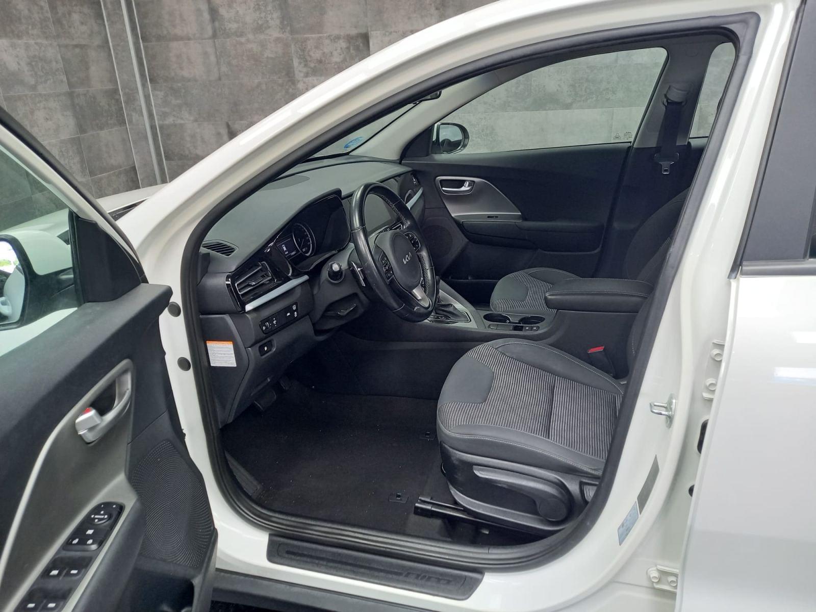 KIA NIRO 1.6 GDi HEV 104kW (141CV) Concept 9