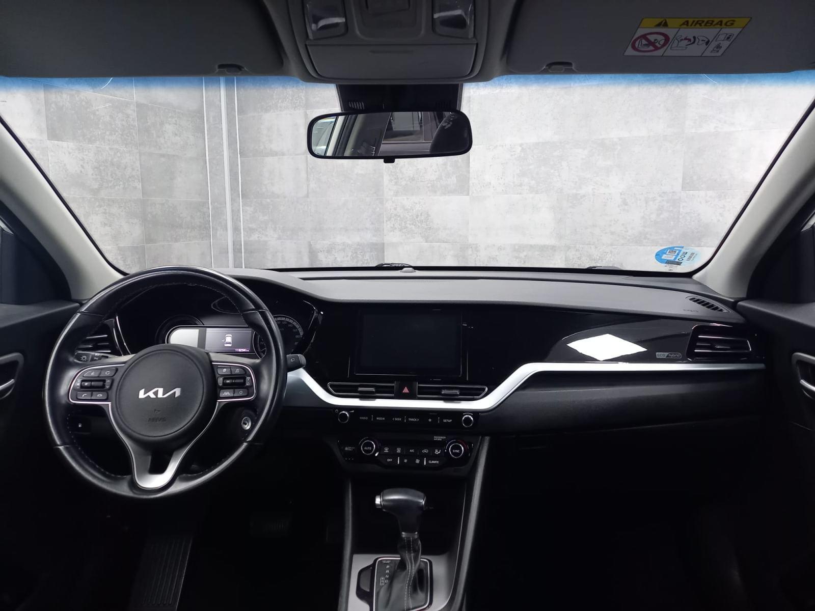 KIA NIRO 1.6 GDi HEV 104kW (141CV) Concept 10