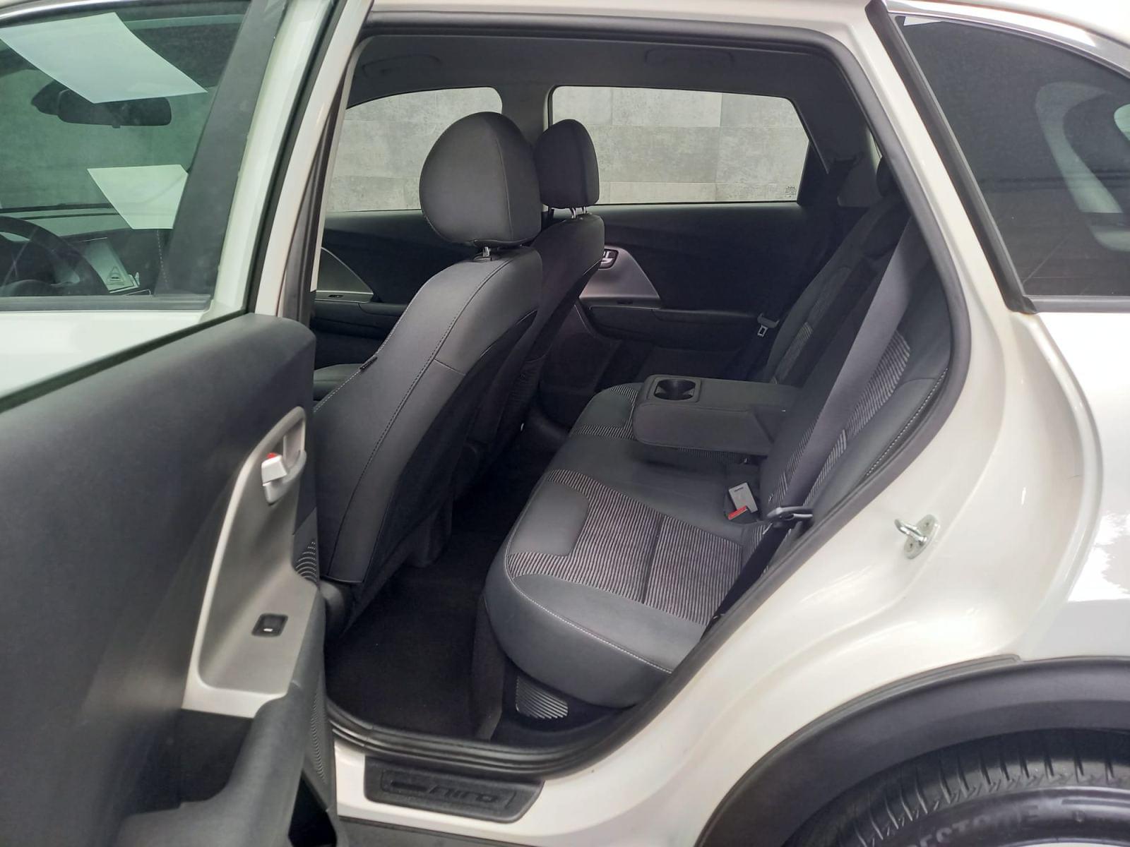 KIA NIRO 1.6 GDi HEV 104kW (141CV) Concept 11
