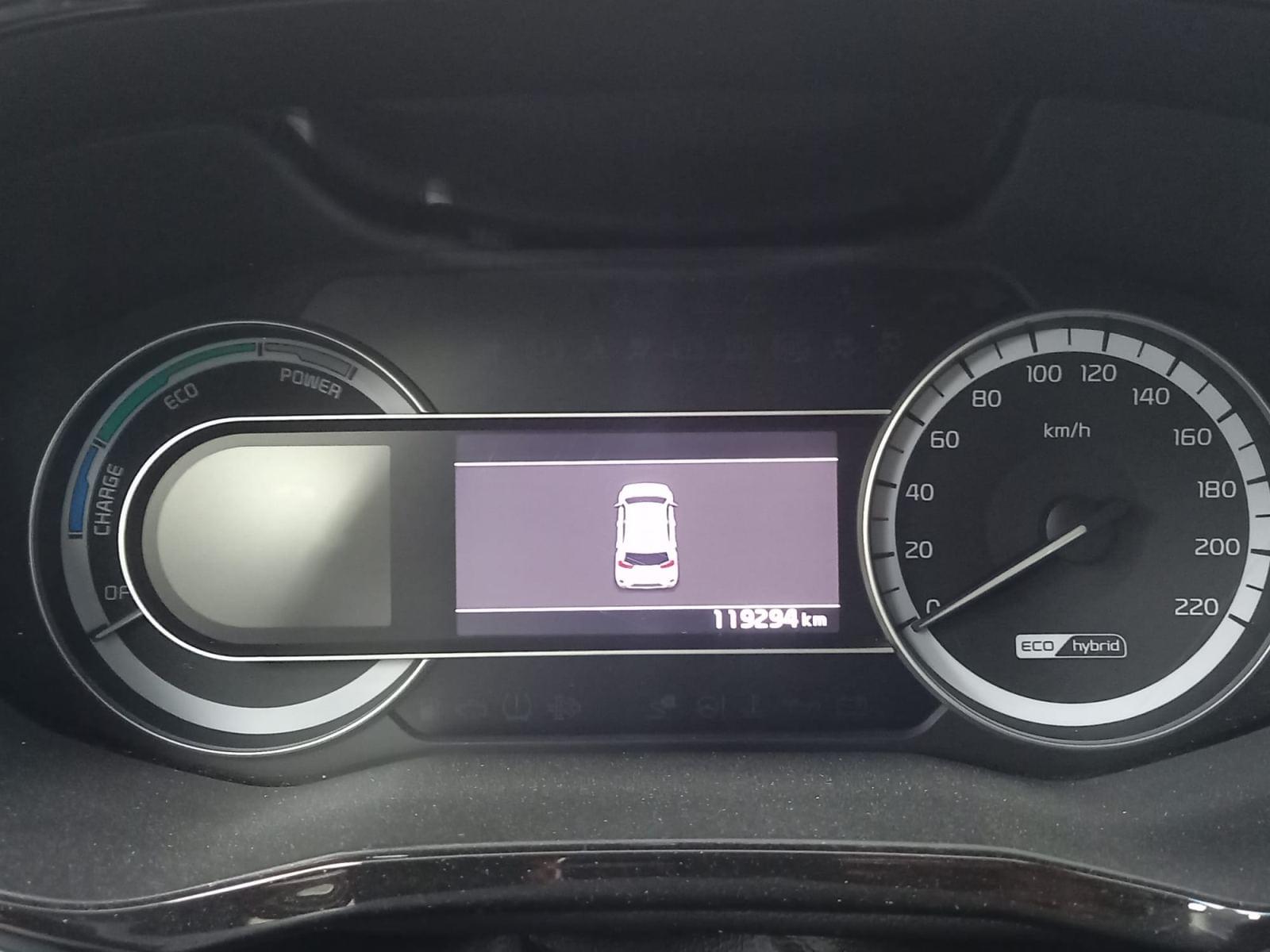 KIA NIRO 1.6 GDi HEV 104kW (141CV) Concept 13