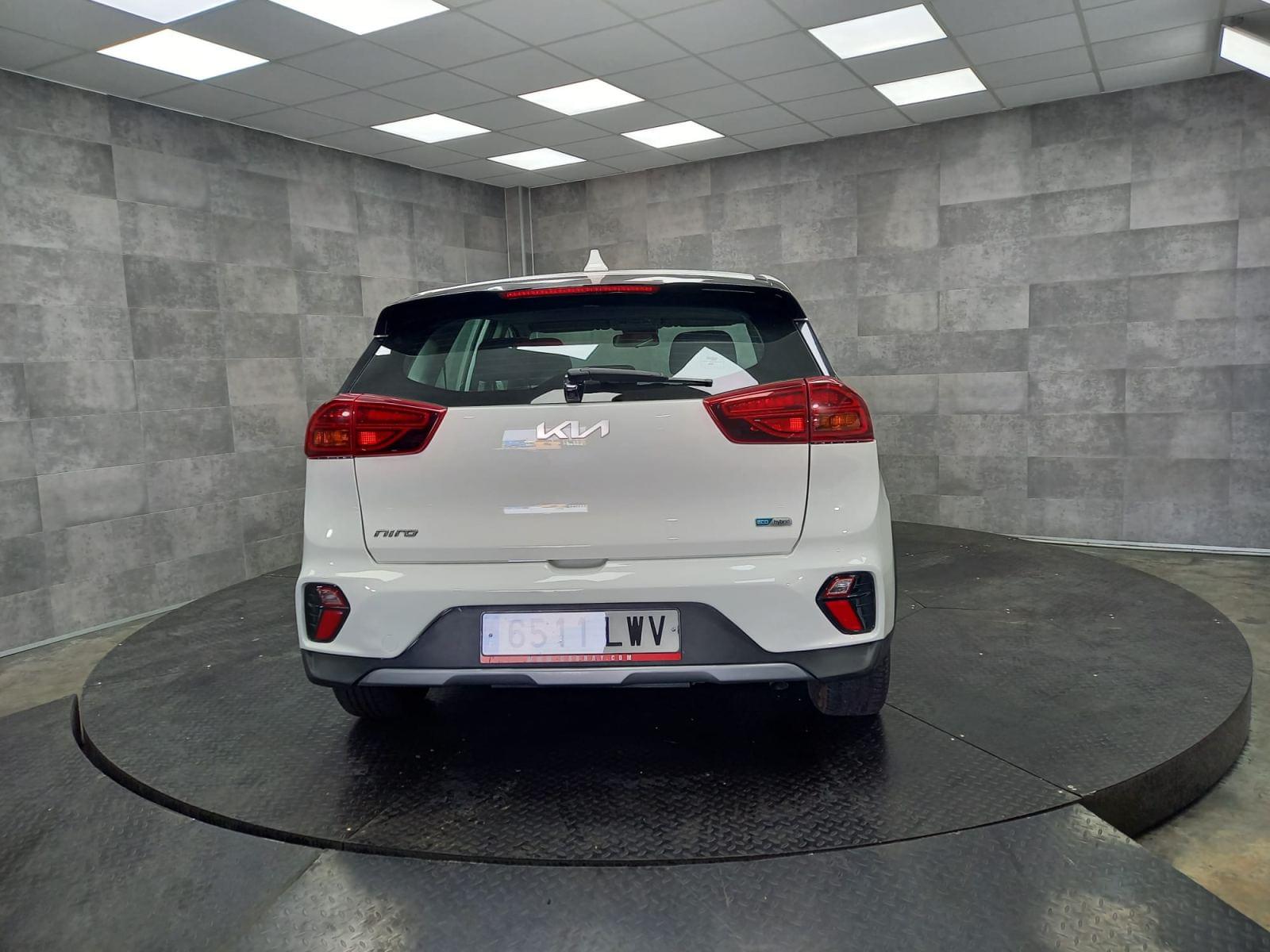 KIA NIRO 1.6 GDi HEV 104kW (141CV) Concept 23