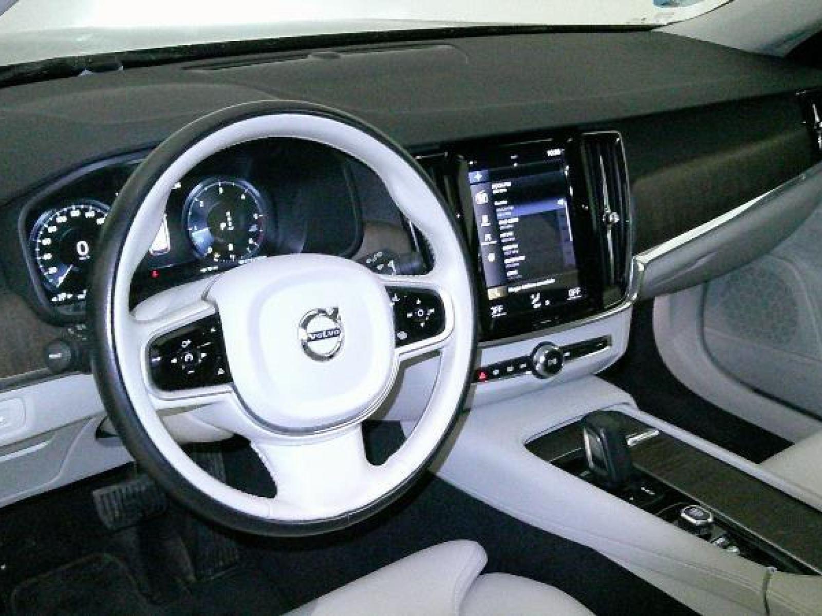 VOLVO V90 CROSS COUNTRY 2.0 B4 D AWD AUTO 6