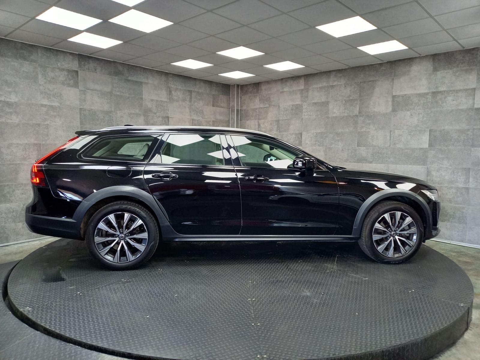 VOLVO V90 CROSS COUNTRY 2.0 B4 D AWD AUTO 4 