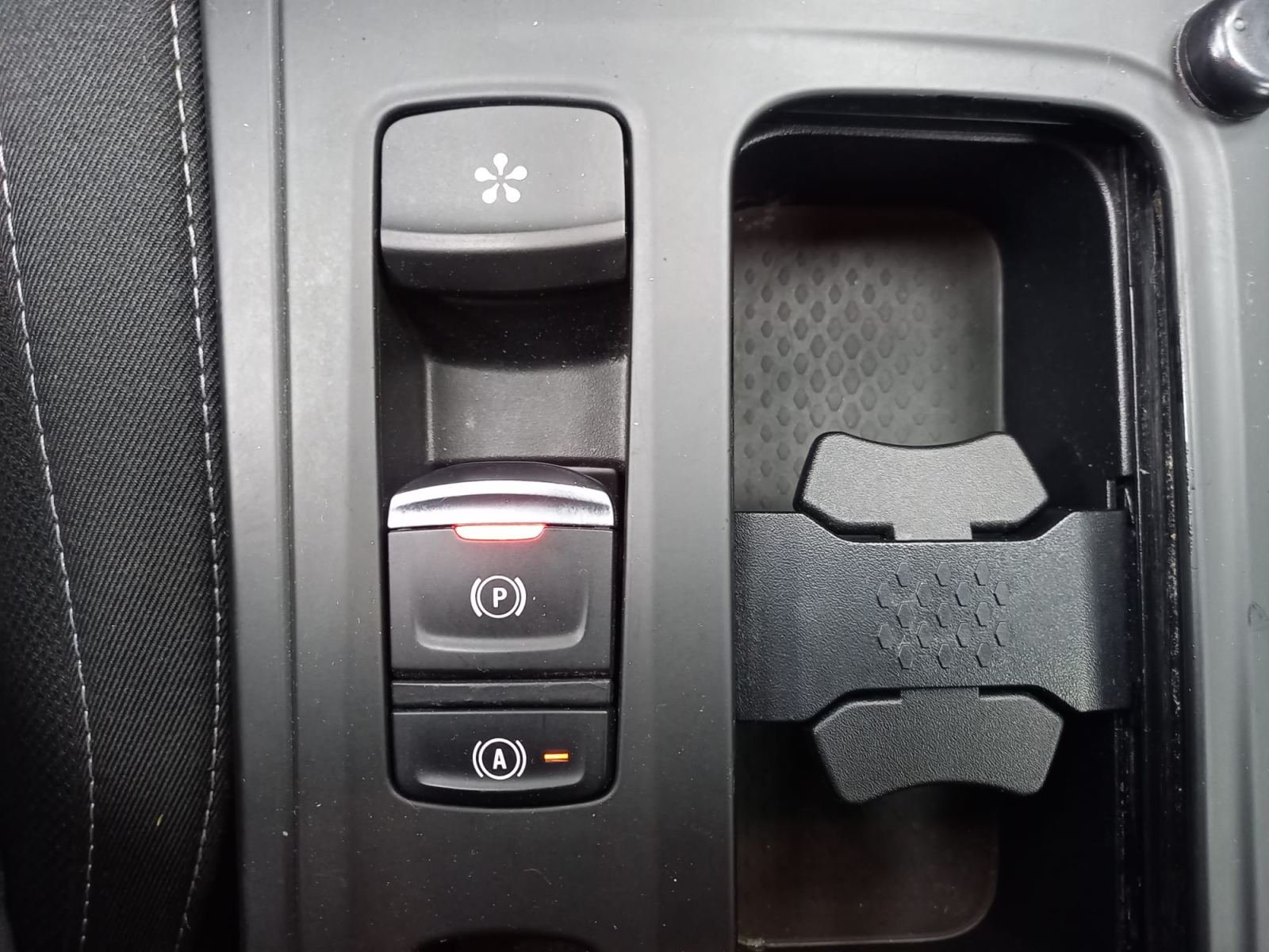 RENAULT MéGANE Estate 1.6 E-Tech Plug-in 160ch Business 23
