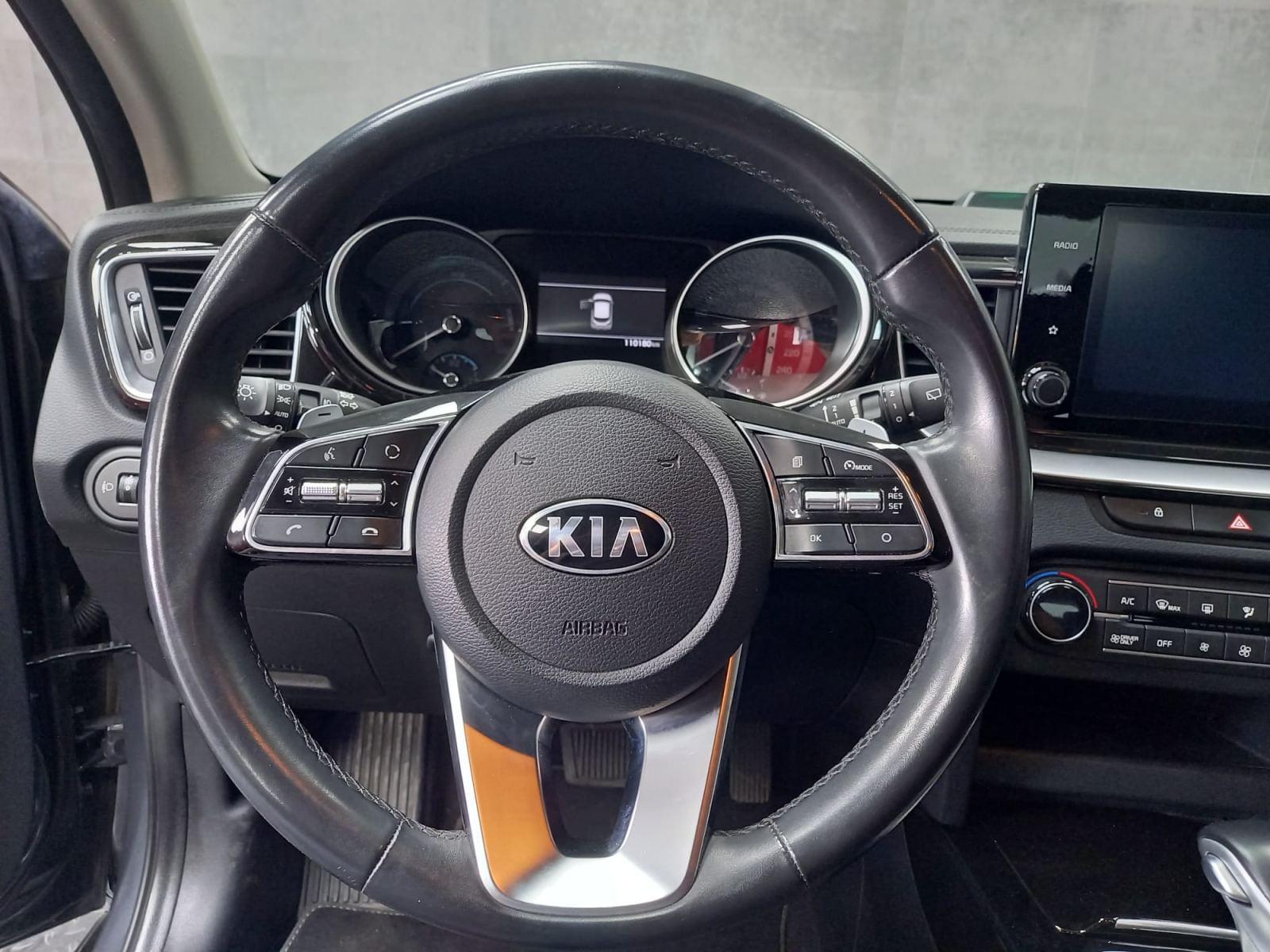 KIA XCEED 1.6 GDi PHEV 141 CV eDrive 11