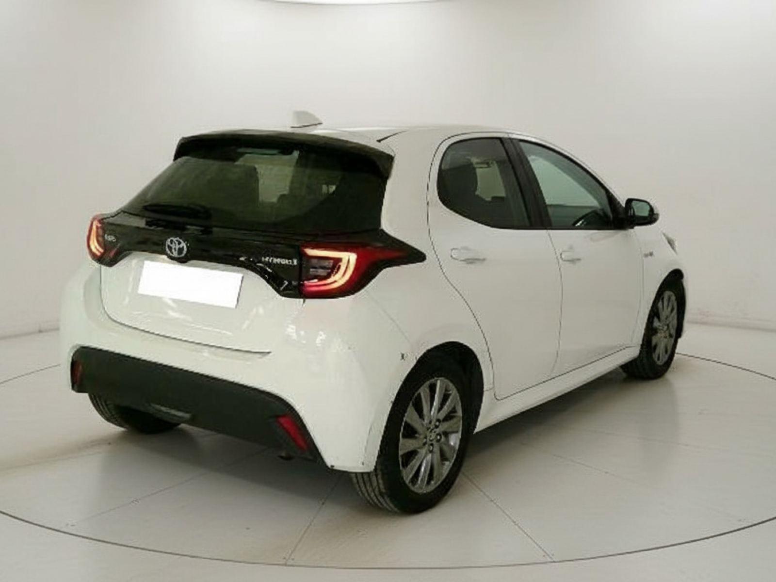TOYOTA YARIS 1.5 120H ACTIVE TECH 3 