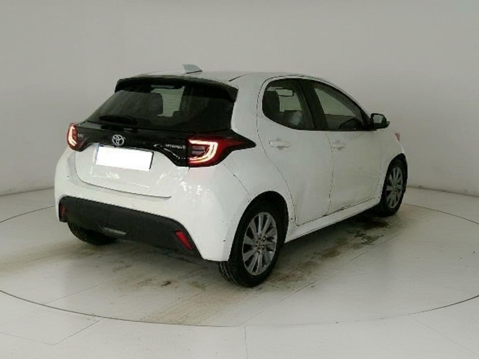 TOYOTA YARIS 1.5 120H ACTIVE TECH 3 