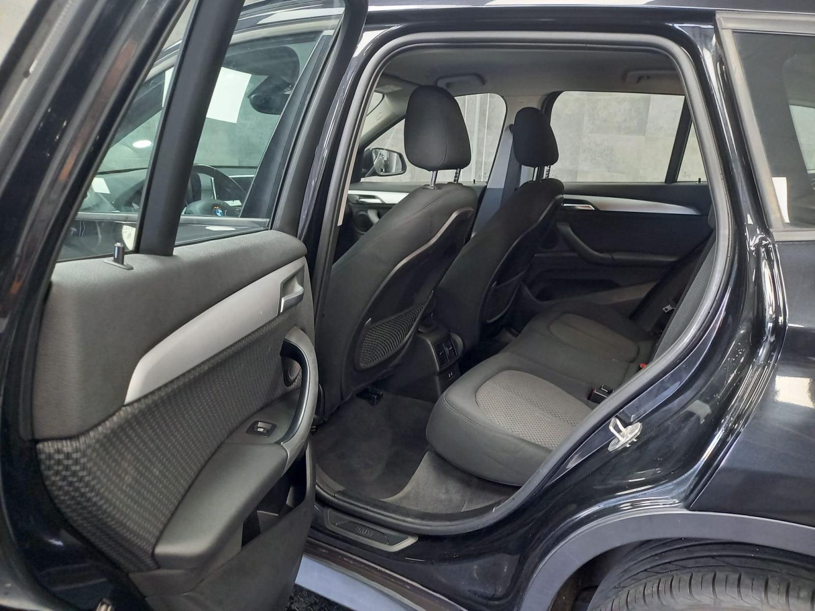 BMW X1 todoterreno sDrive18dA Corporate 11