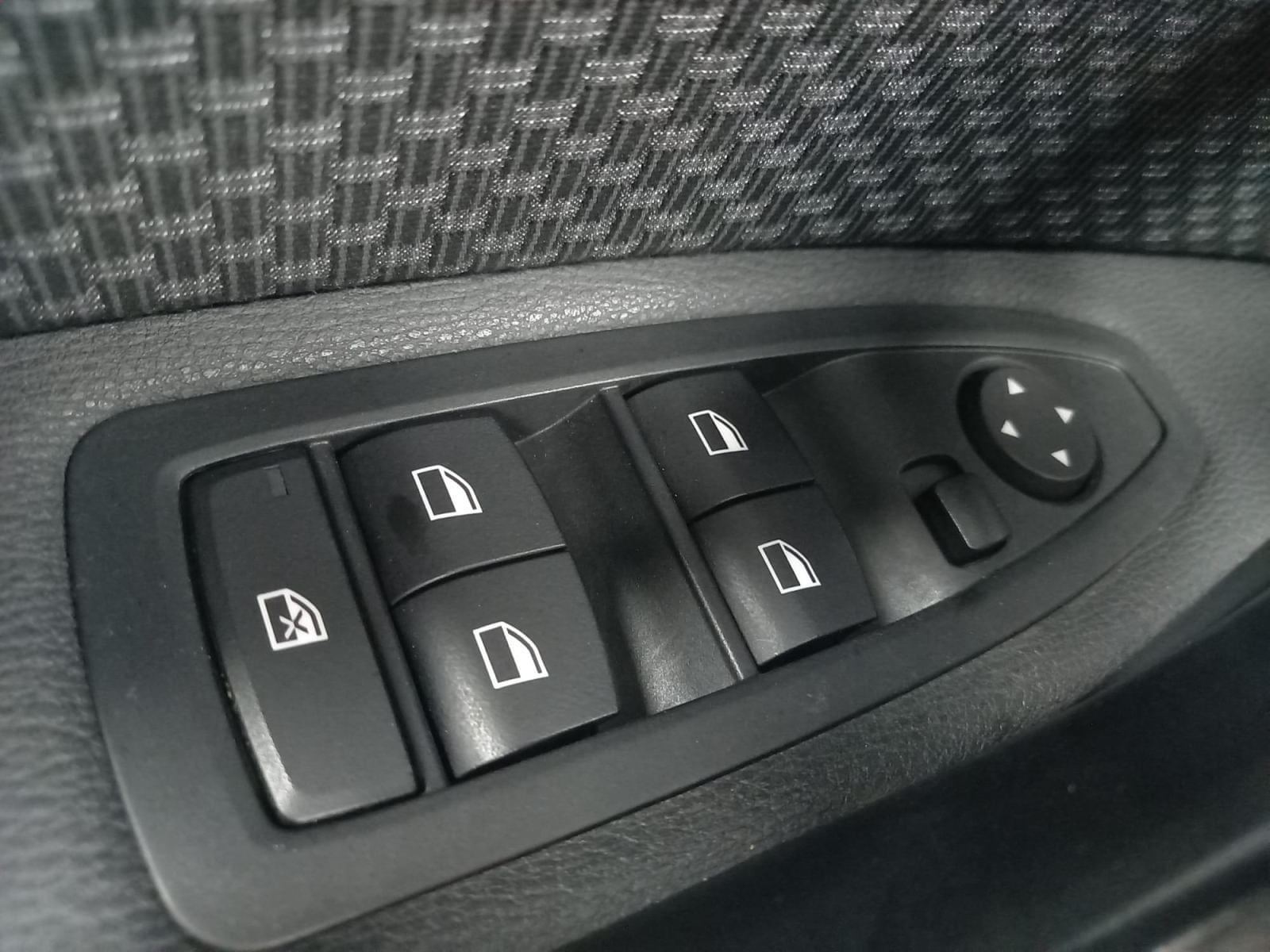 BMW X1 todoterreno sDrive18dA Corporate 23