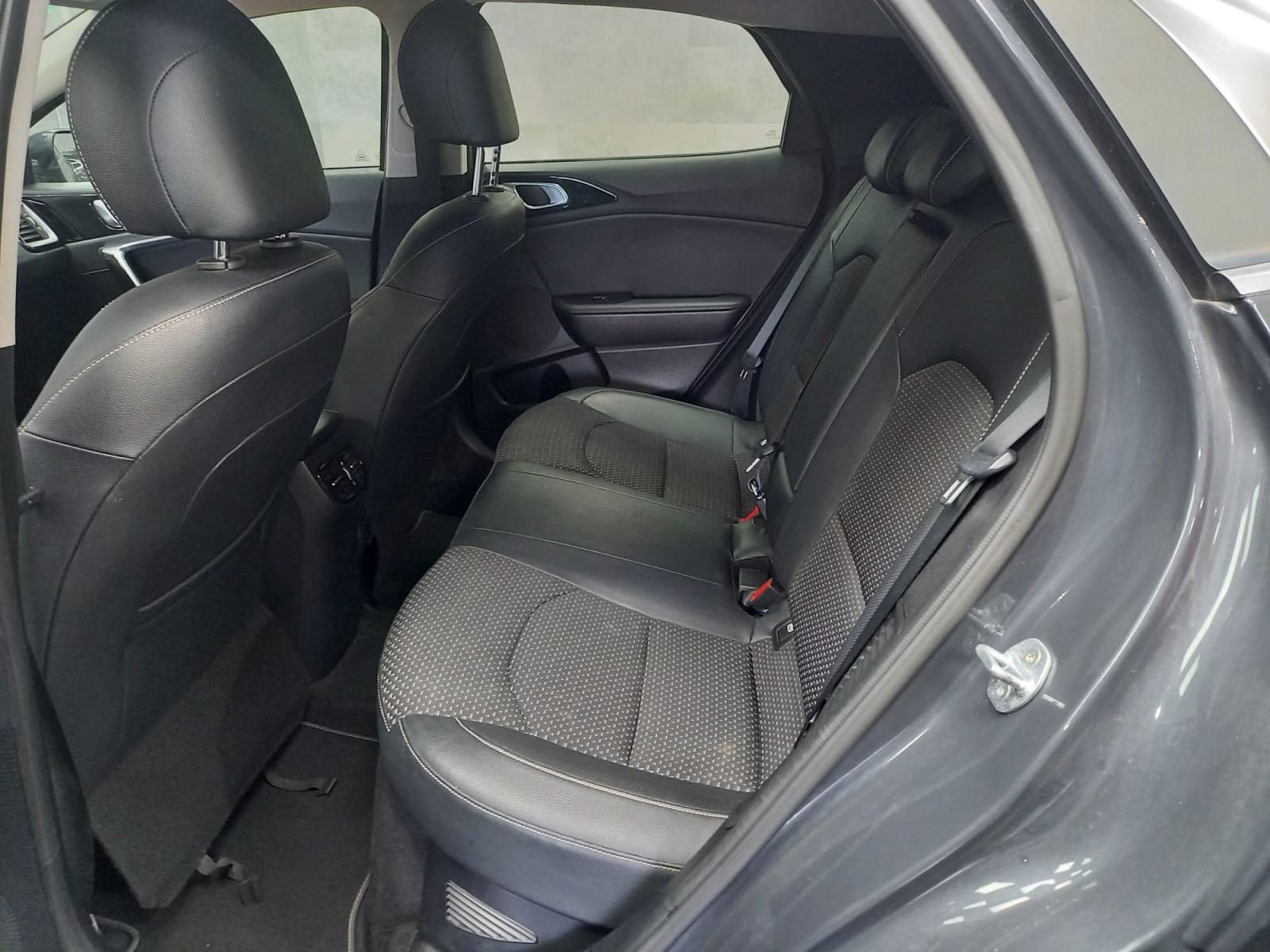KIA XCEED 1.6 GDi PHEV 104 CV eDrive (AC) 11