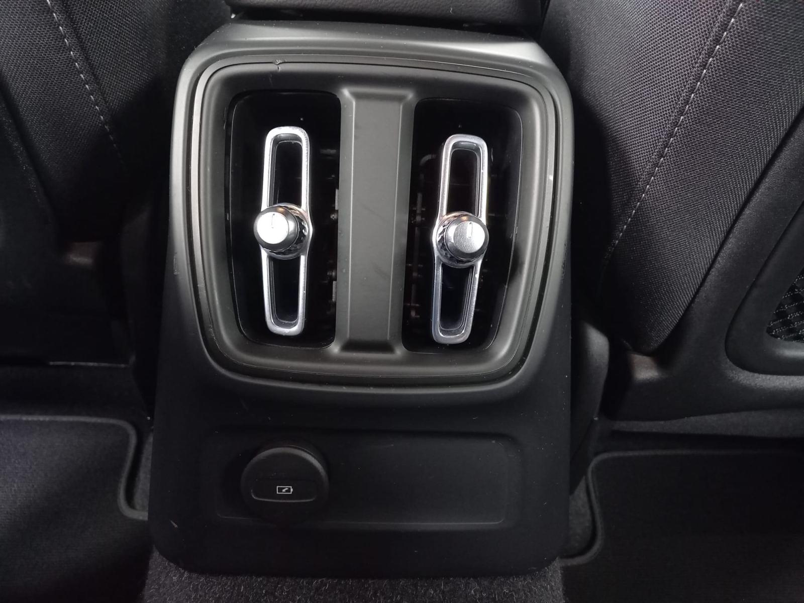 VOLVO XC40 1.5 T4 Recharge PHEV Core Auto 210 CV 13