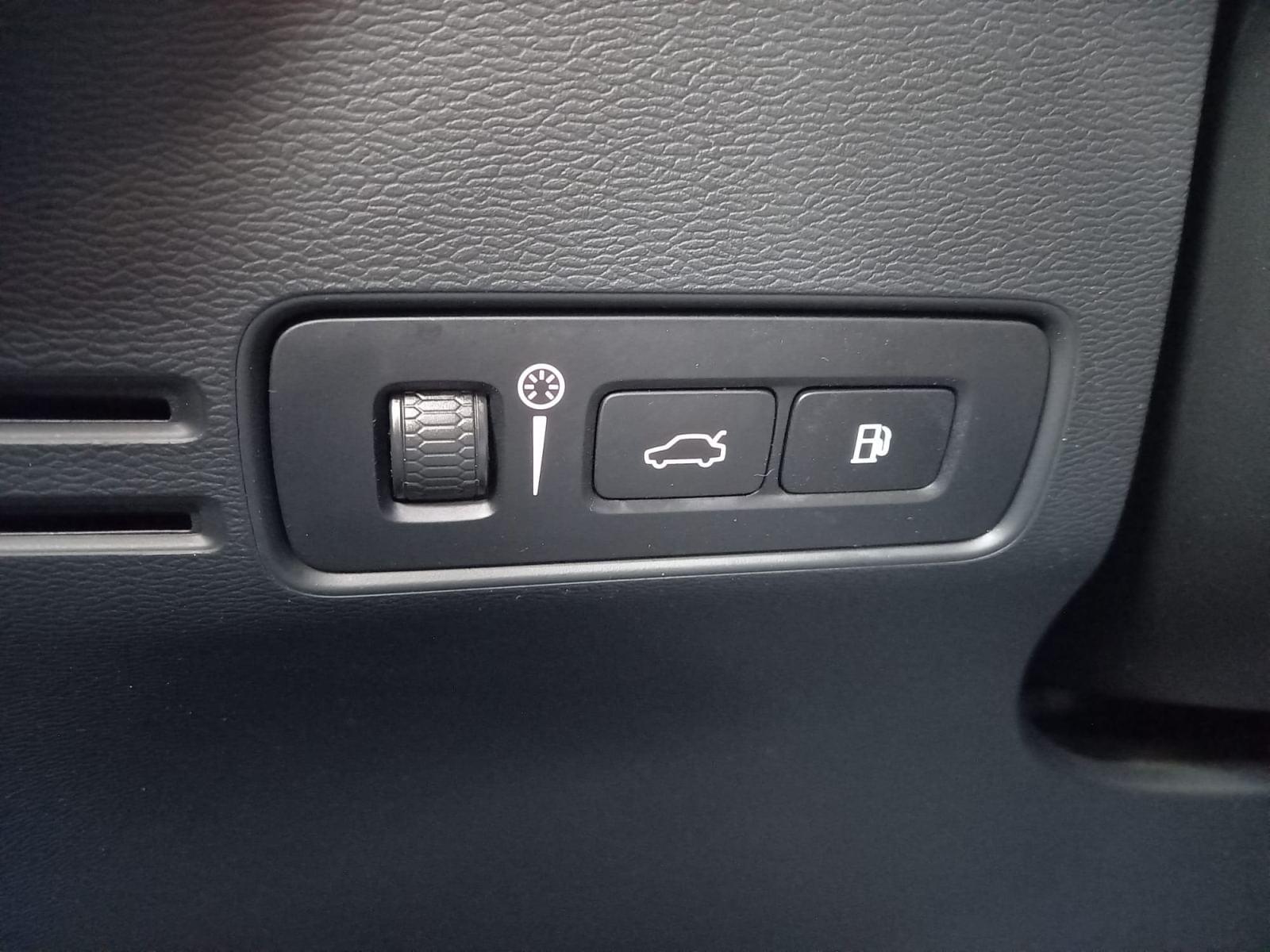 VOLVO XC40 1.5 T4 Recharge PHEV Core Auto 210 CV 26