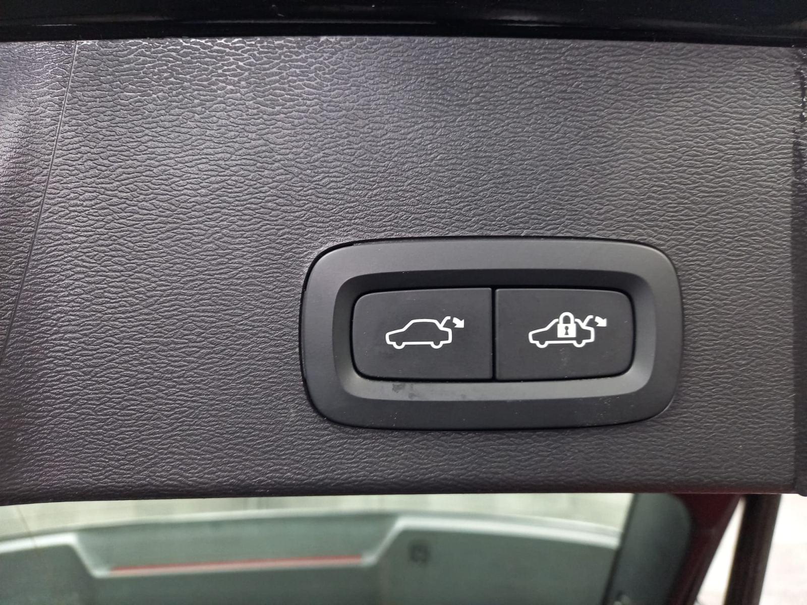 VOLVO XC40 1.5 T4 Recharge PHEV Core Auto 210 CV 27