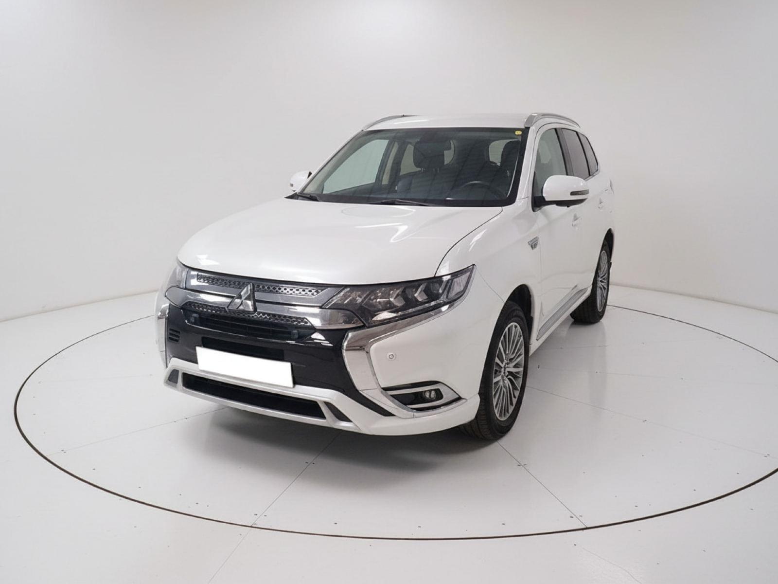 imagen de MITSUBISHI OUTLANDER 2.4 PHEV Kaiteki Auto 4WD - REF: 06544