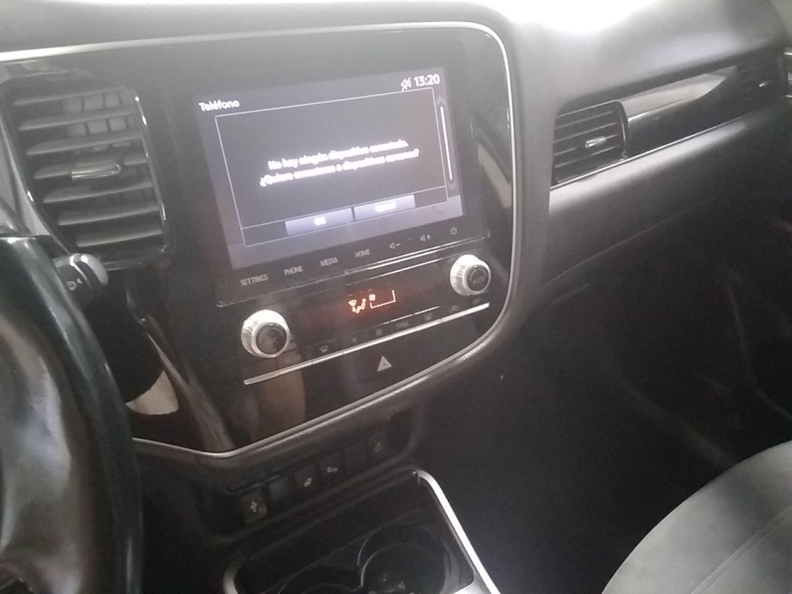 MITSUBISHI OUTLANDER 2.4 PHEV Kaiteki Auto 4WD 10