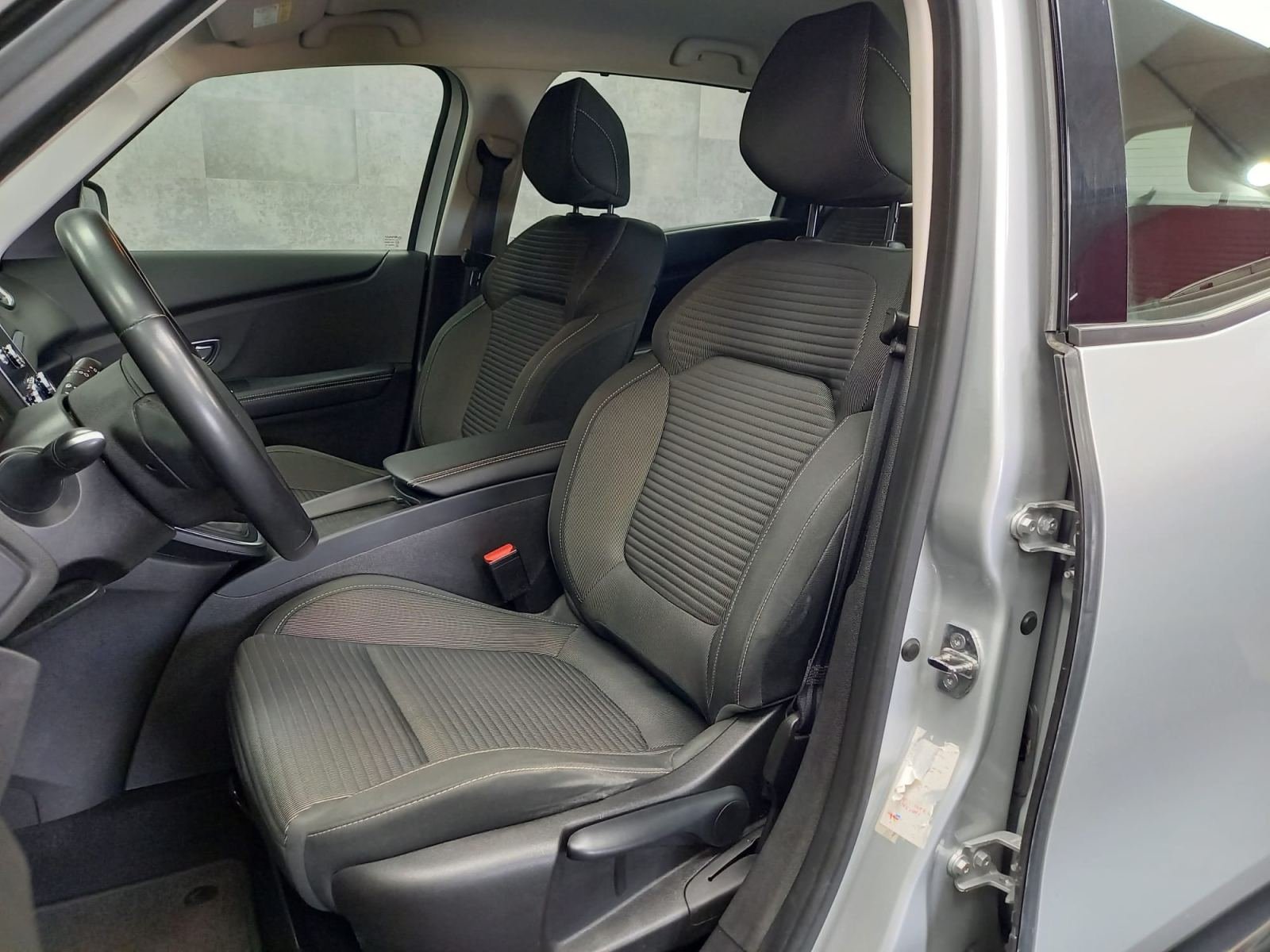 RENAULT GRAND SCéNIC 1.7 Blue dCi Corporate Edi 5 plazas 9