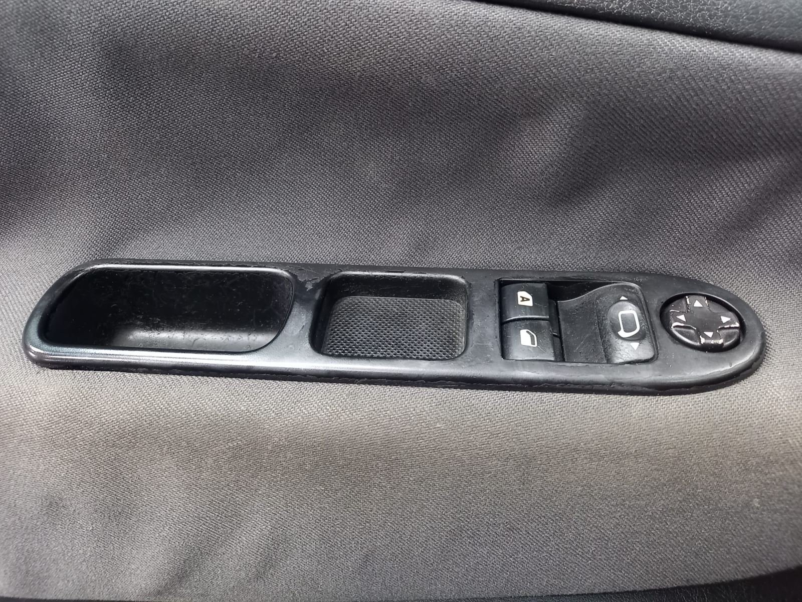 PEUGEOT 207 1.6 HDI 92 CV 12