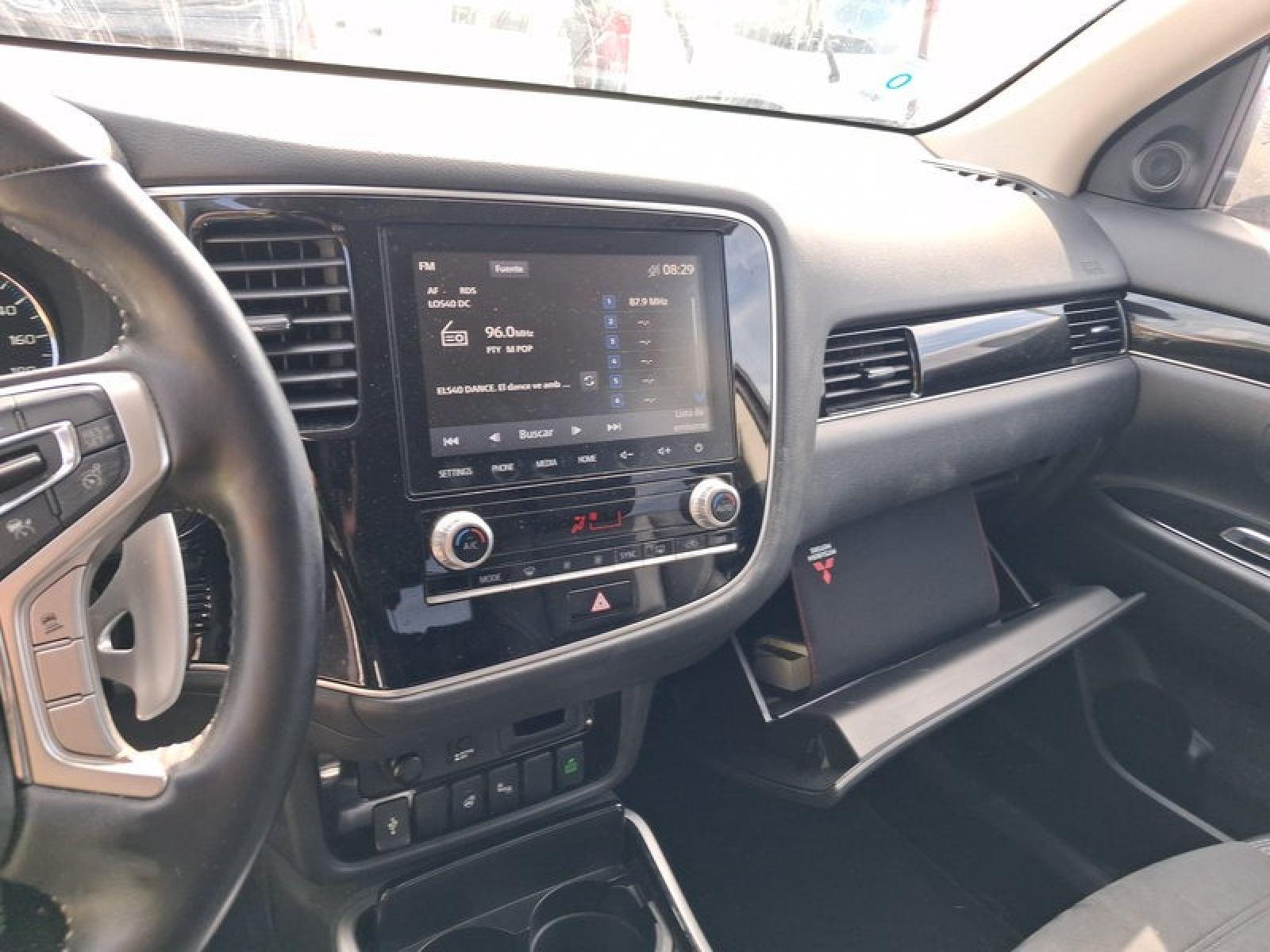 MITSUBISHI OUTLANDER 2.4 PHEV Kaiteki Auto 4WD 11