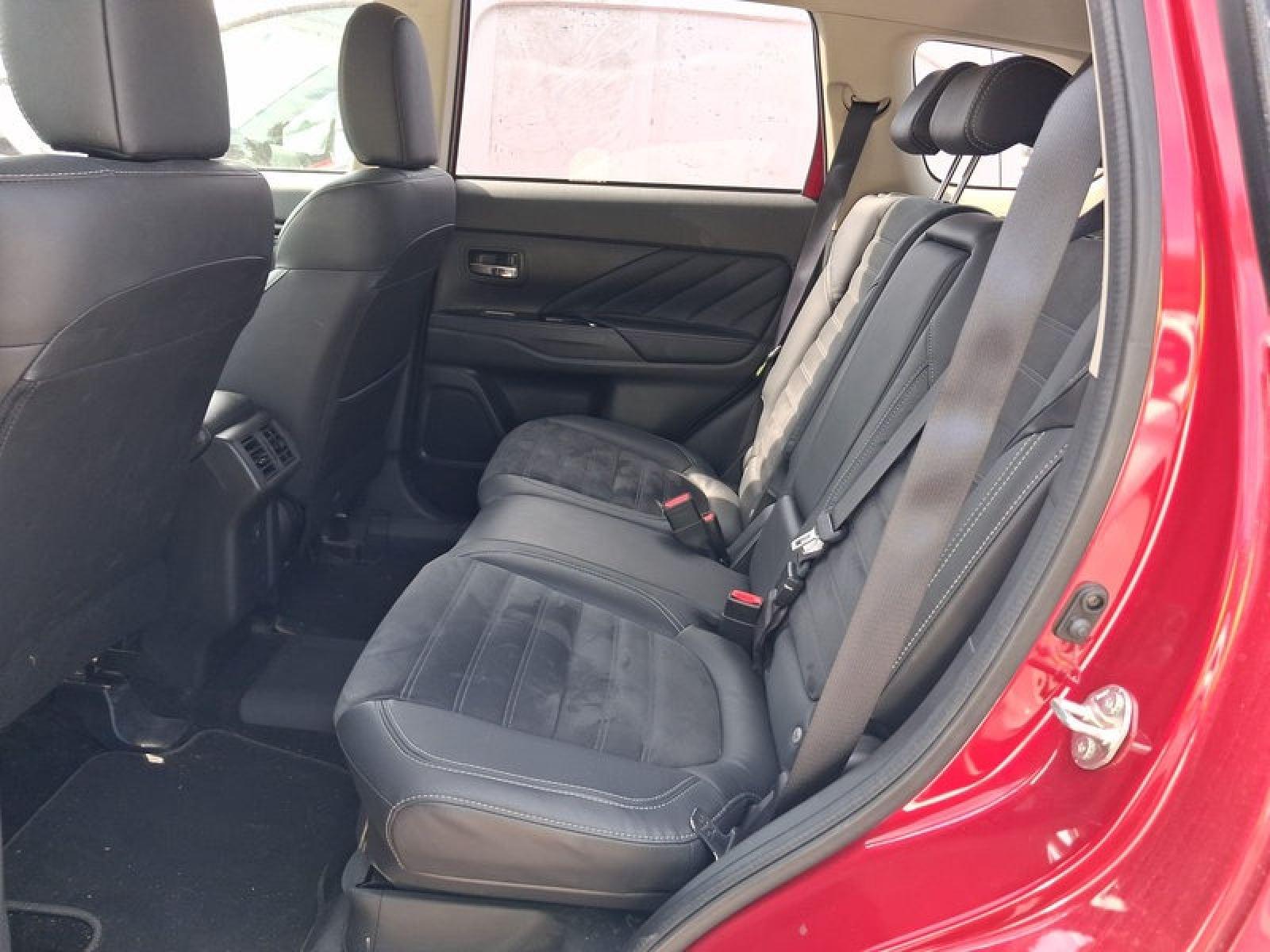 MITSUBISHI OUTLANDER 2.4 PHEV Kaiteki Auto 4WD 12