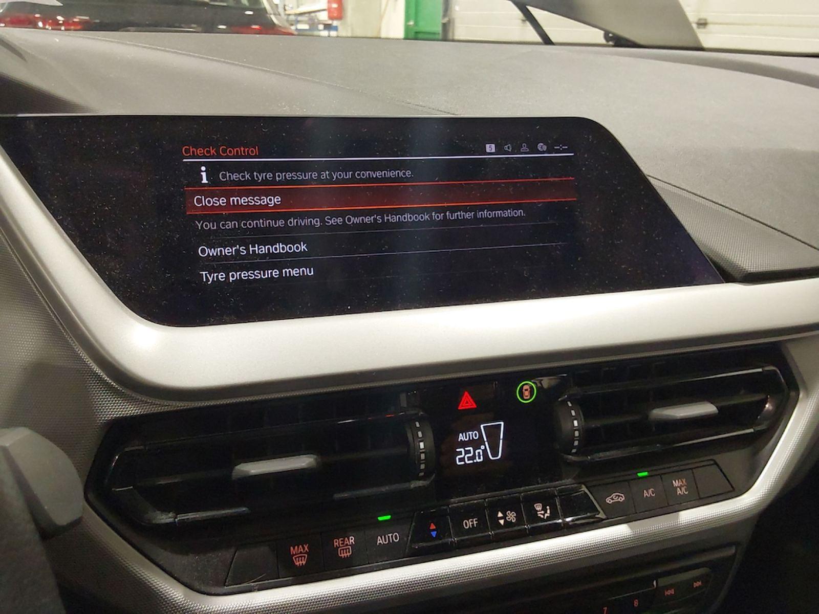 BMW SERIE 1 HATCH 116DA (85KW) 10