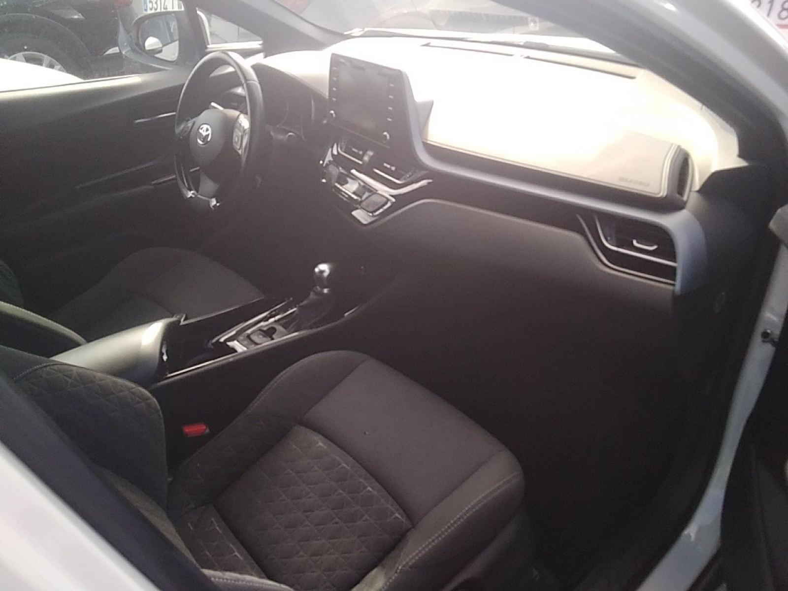 TOYOTA C-HR 1.8 125H Advance 14 