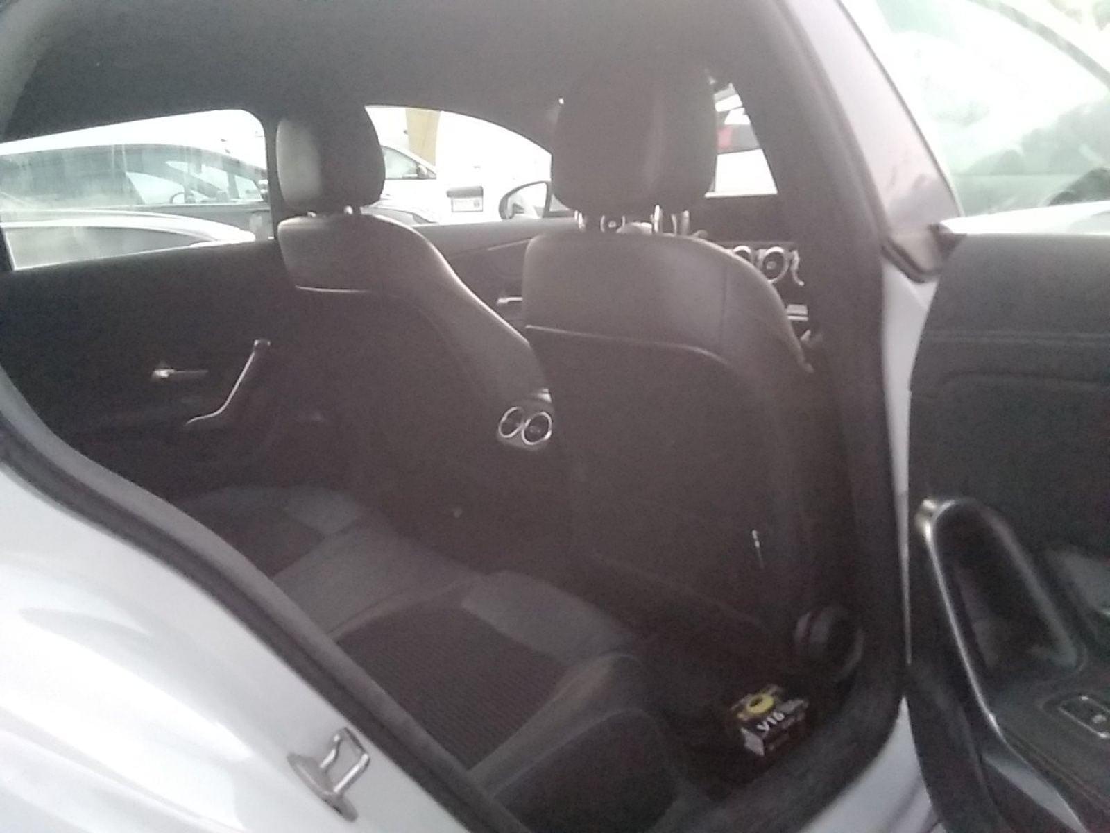 MERCEDES CLASE CLA 220 D DCT Shooting Brake 13 