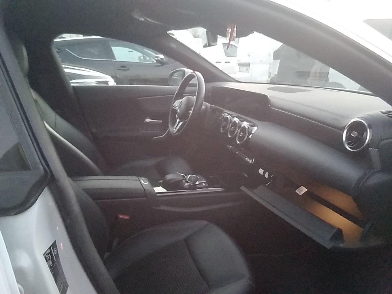 MERCEDES CLASE CLA 220 D DCT Shooting Brake 14 