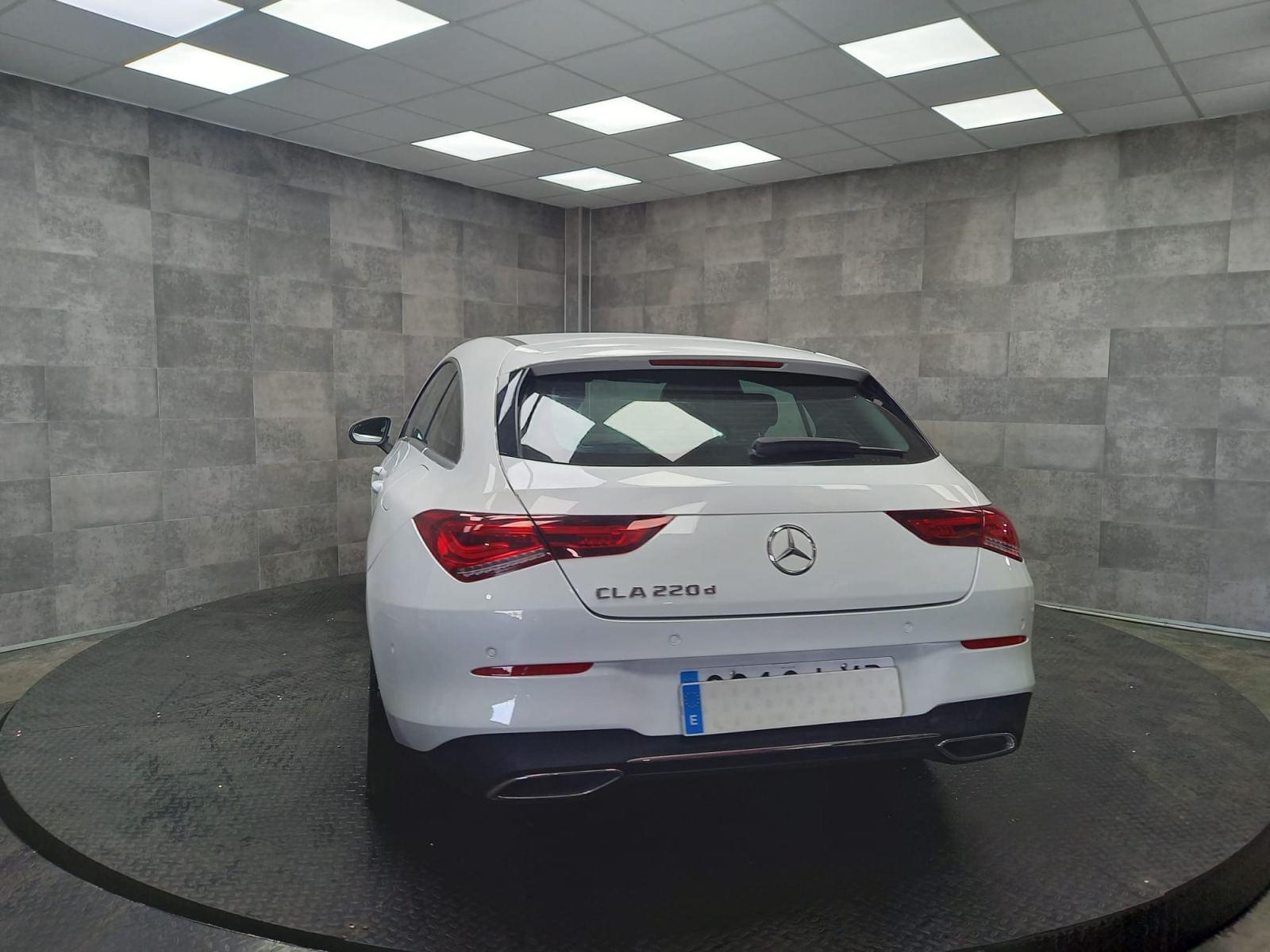 MERCEDES CLASE CLA 220 D DCT Shooting Brake 6