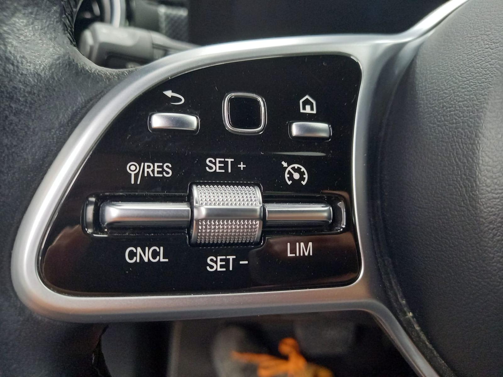 MERCEDES CLASE CLA 220 D DCT Shooting Brake 18