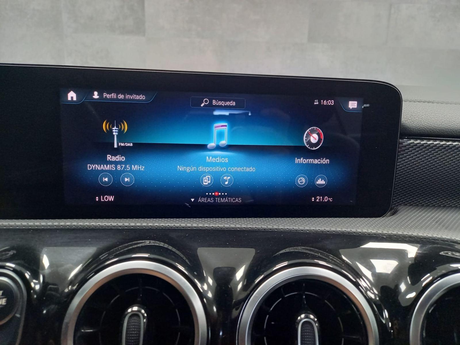 MERCEDES CLASE CLA 220 D DCT Shooting Brake 19