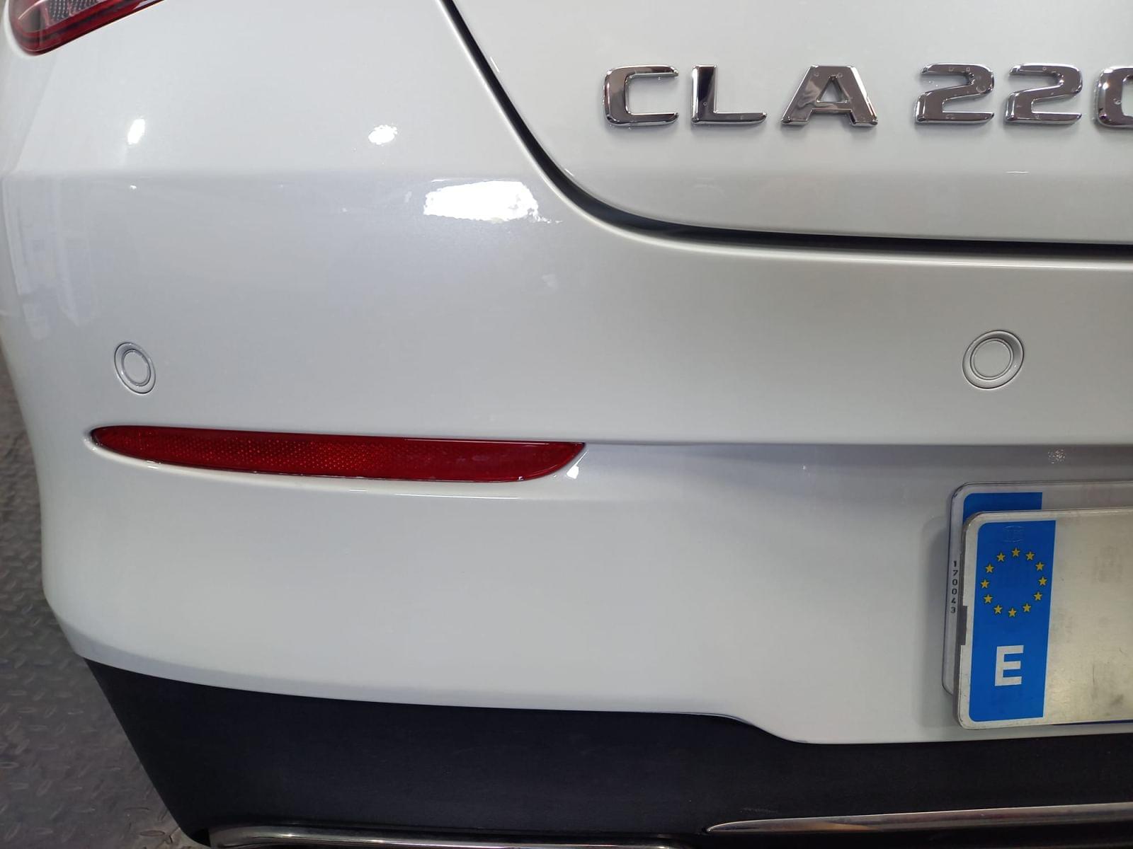 MERCEDES CLASE CLA 220 D DCT Shooting Brake 12