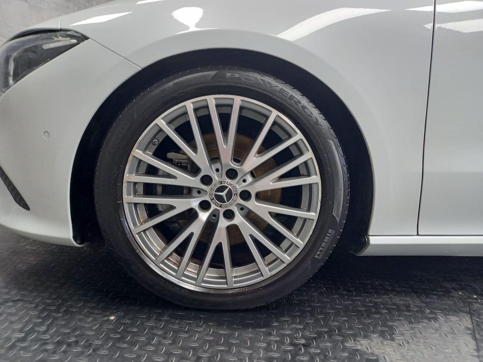 MERCEDES CLASE CLA 220 D DCT Shooting Brake 13