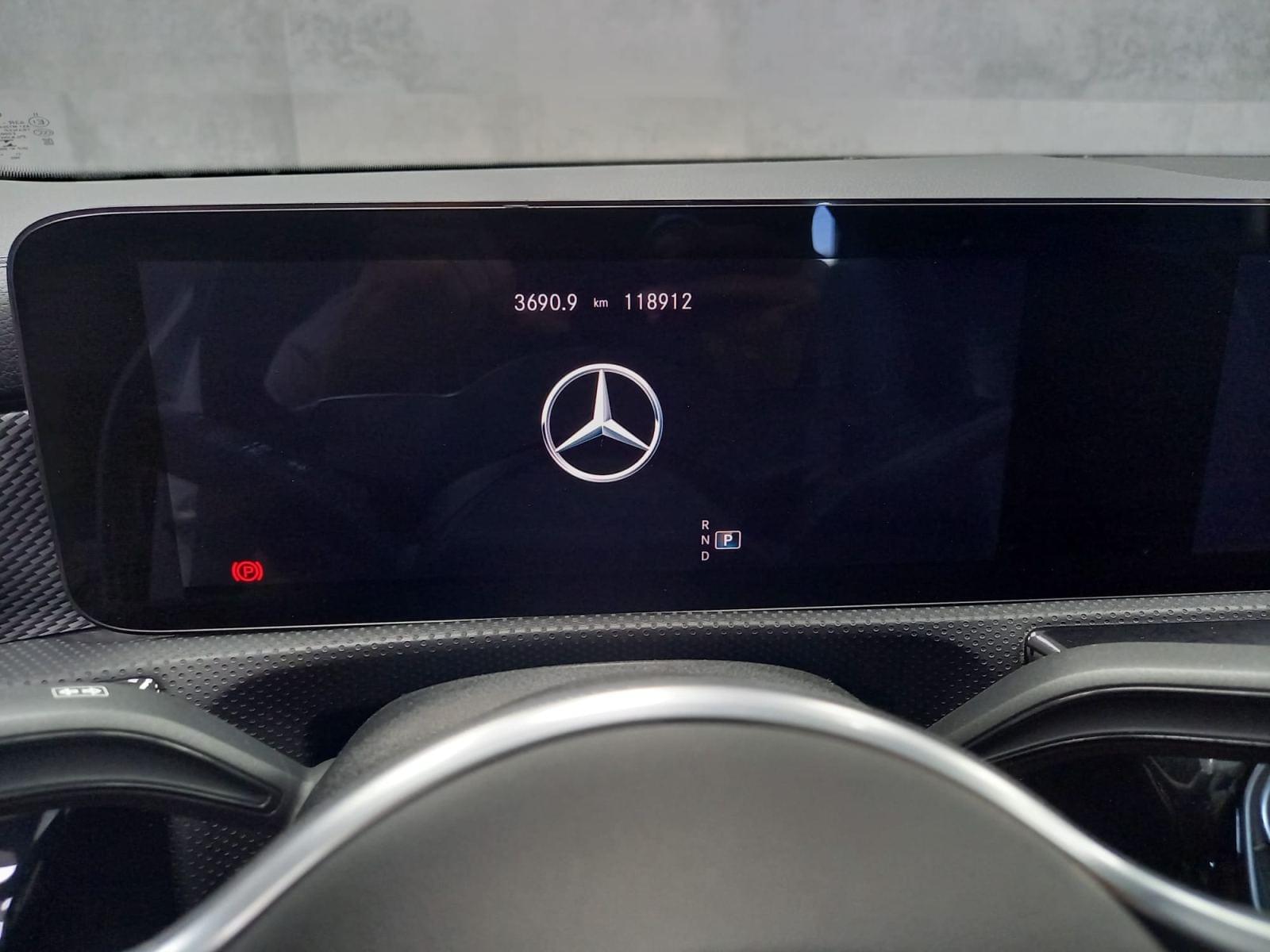 MERCEDES CLASE CLA 220 D DCT Shooting Brake 27