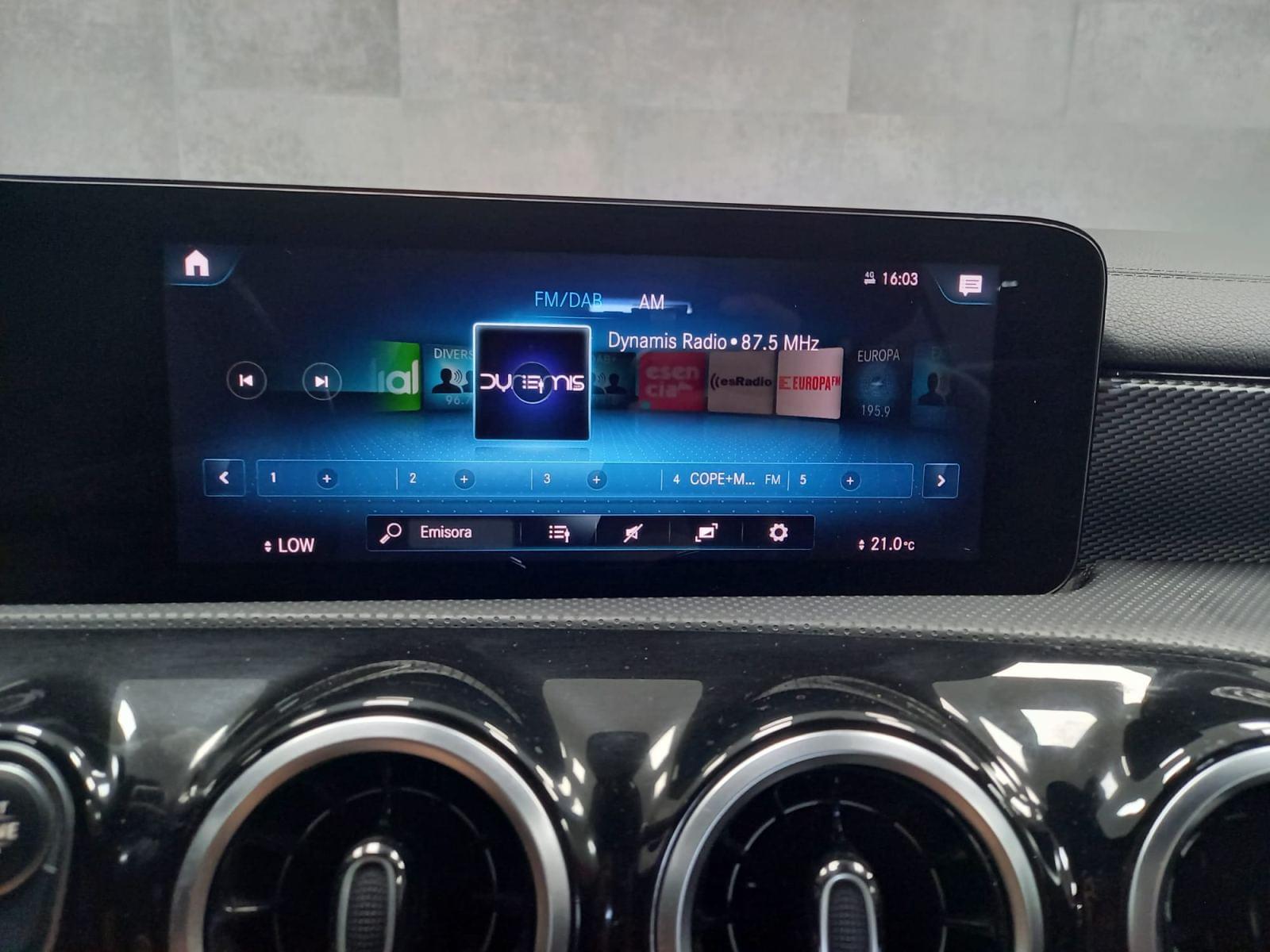 MERCEDES CLASE CLA 220 D DCT Shooting Brake 30
