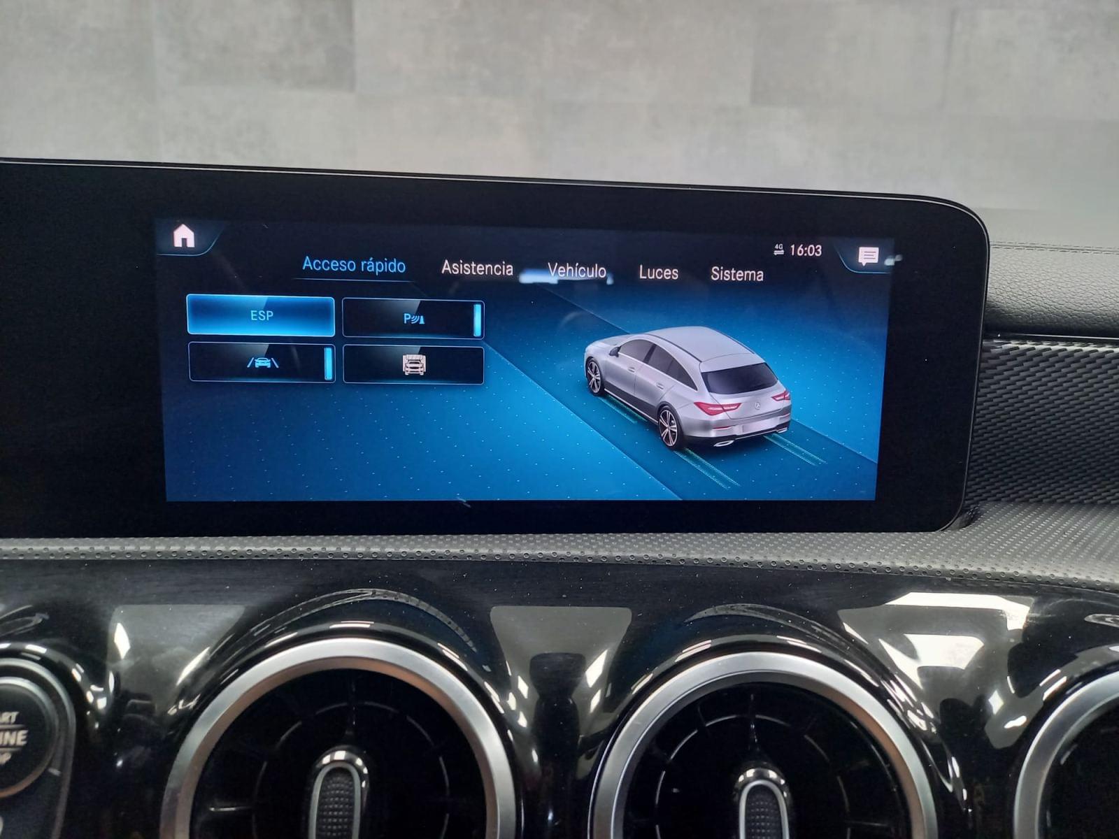 MERCEDES CLASE CLA 220 D DCT Shooting Brake 31