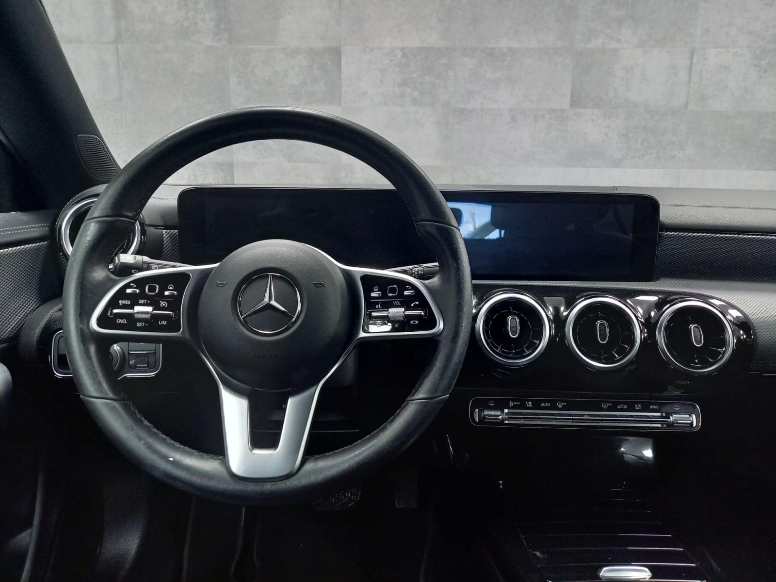 MERCEDES CLASE CLA 220 D DCT Shooting Brake 38