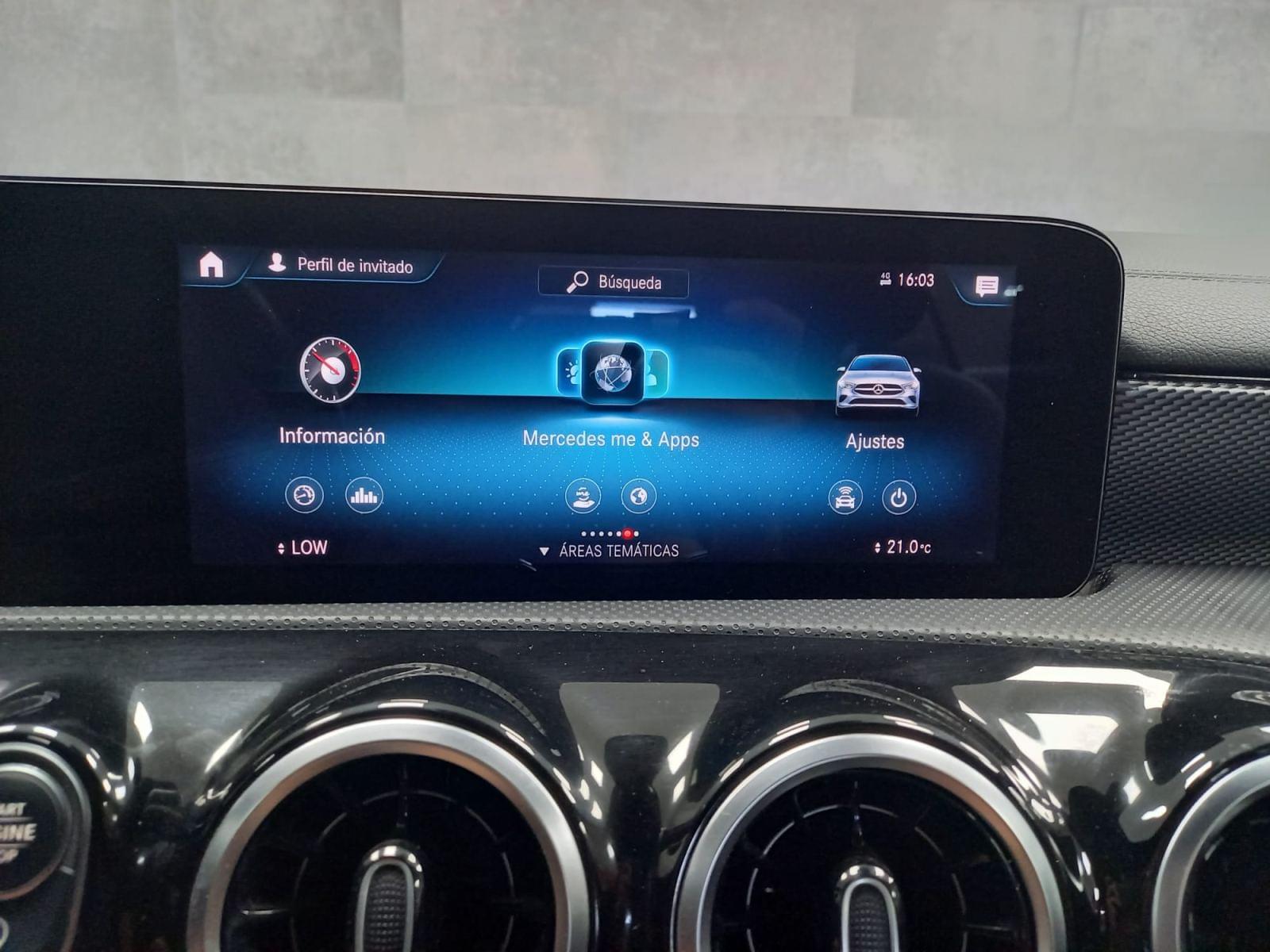 MERCEDES CLASE CLA 220 D DCT Shooting Brake 39