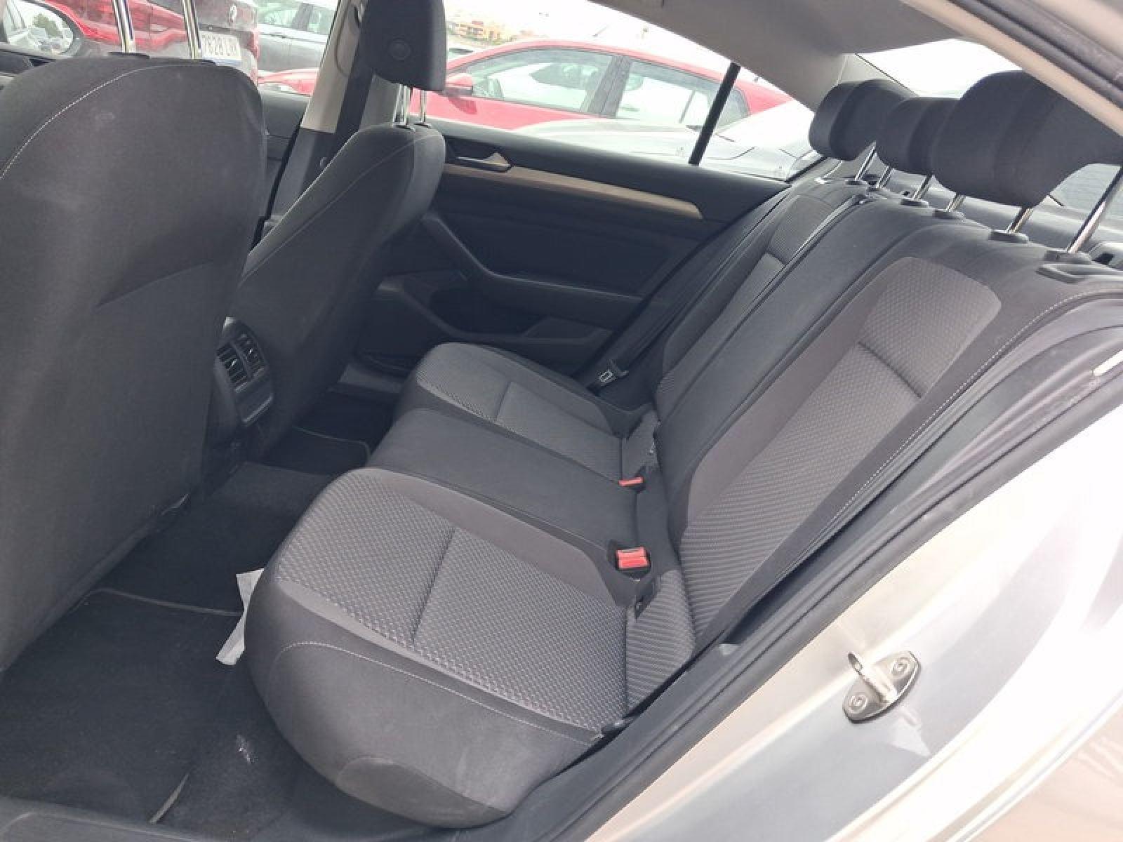 VOLKSWAGEN PASSAT Business 2.0 TDI 110kW (150CV) 11 