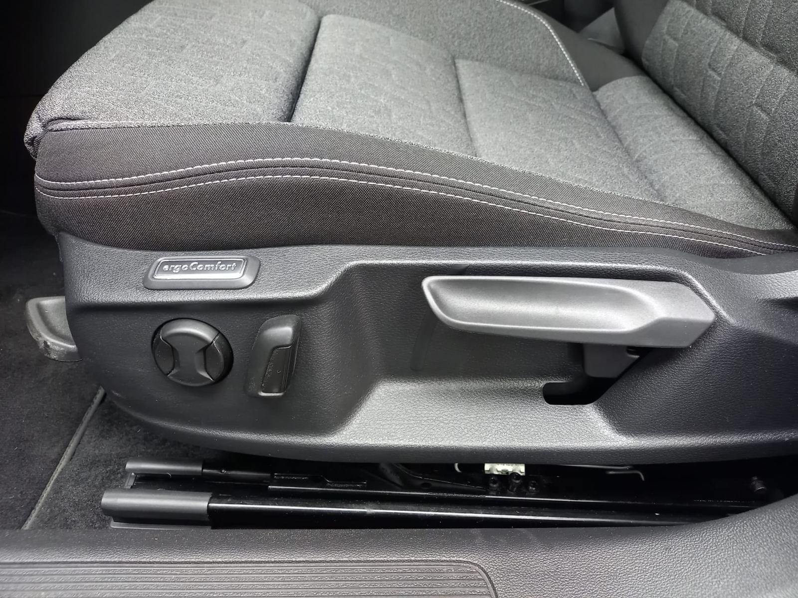 VOLKSWAGEN PASSAT VARIANT EXECUTIVE 2.0 TDI 110KW DSG 21