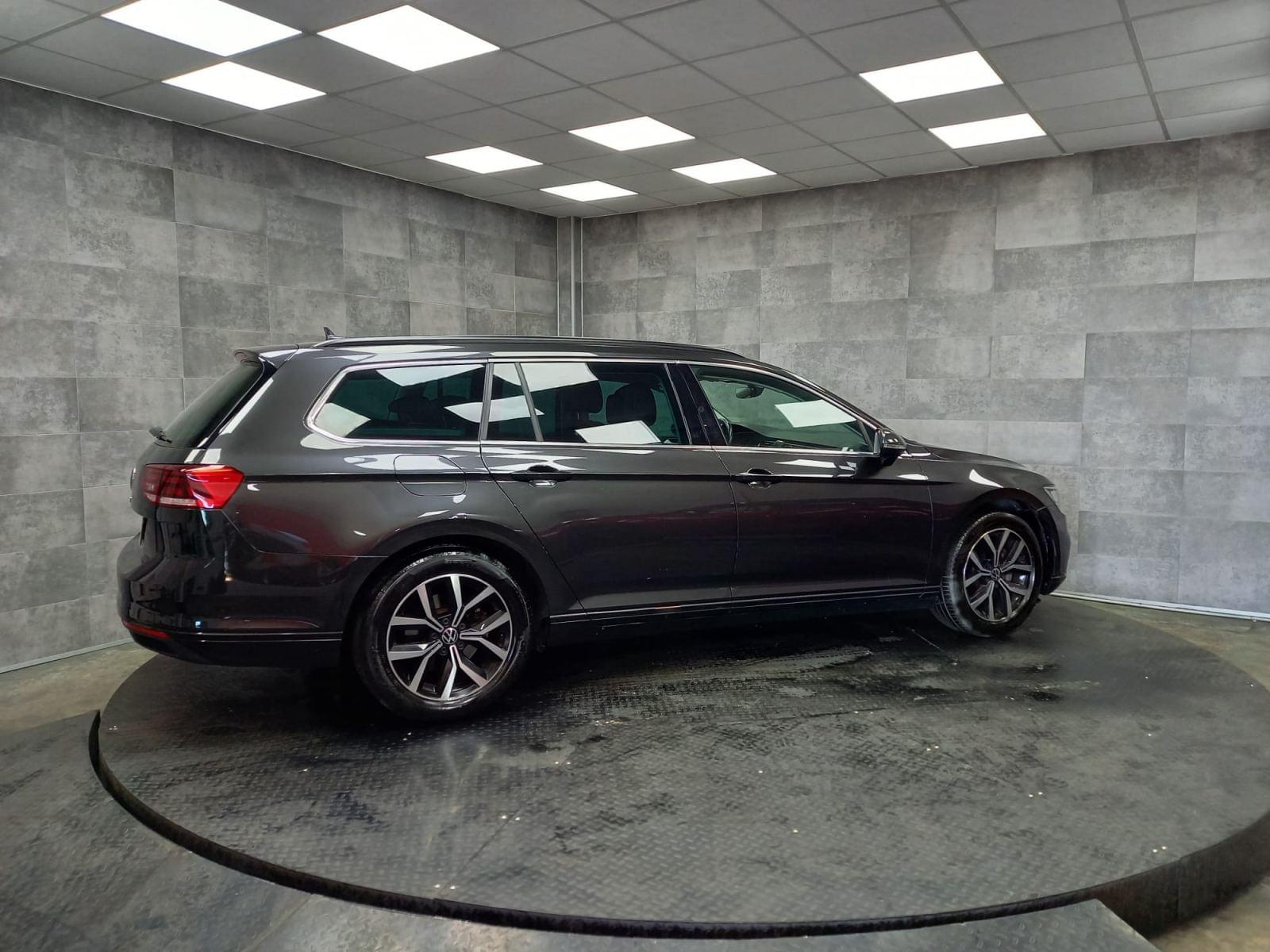 VOLKSWAGEN PASSAT VARIANT EXECUTIVE 2.0 TDI 110KW DSG 22