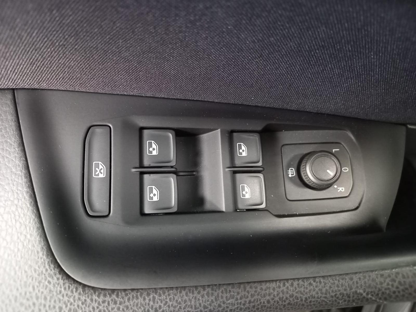 VOLKSWAGEN PASSAT VARIANT EXECUTIVE 2.0 TDI 110KW DSG 29