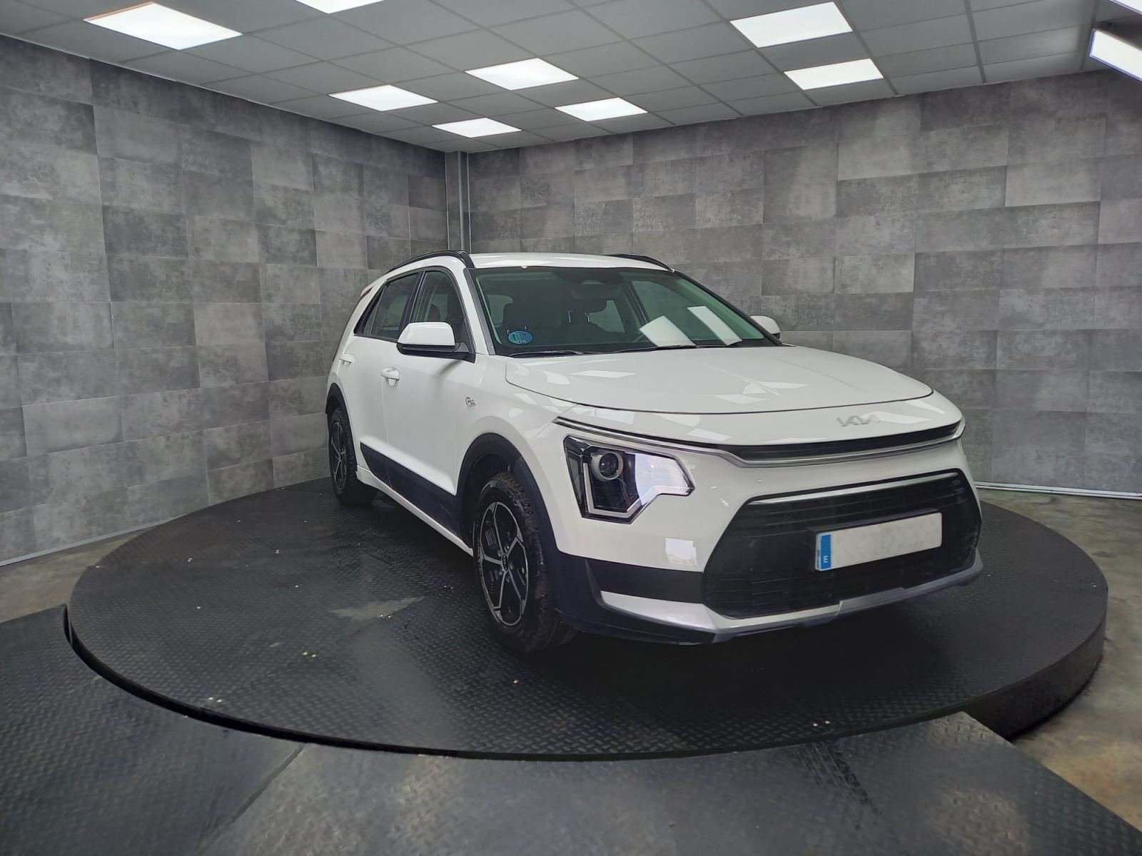 KIA NIRO 1.6 GDi HEV 104kW (141CV) Concept 3