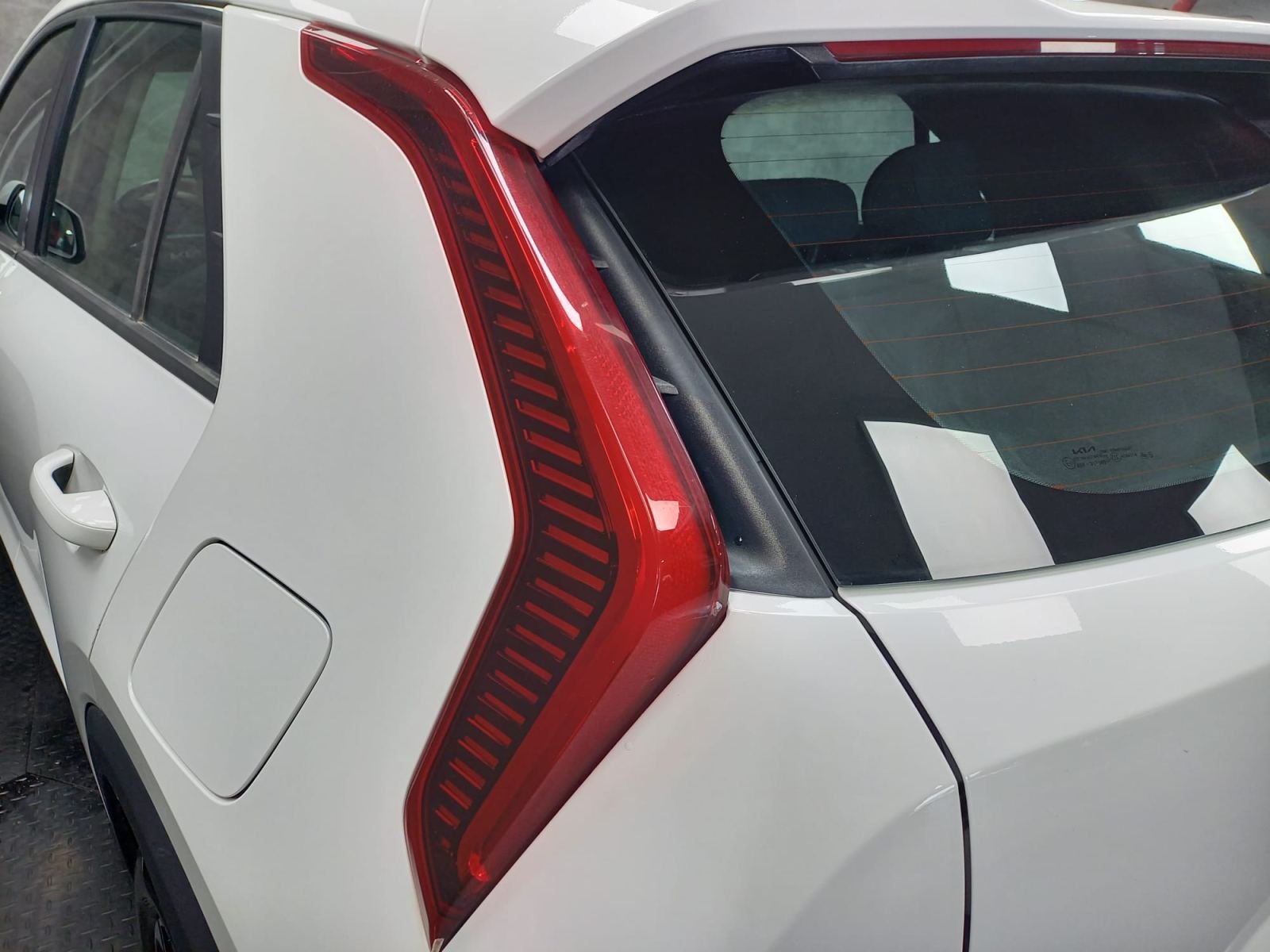 KIA NIRO 1.6 GDi HEV 104kW (141CV) Concept 22
