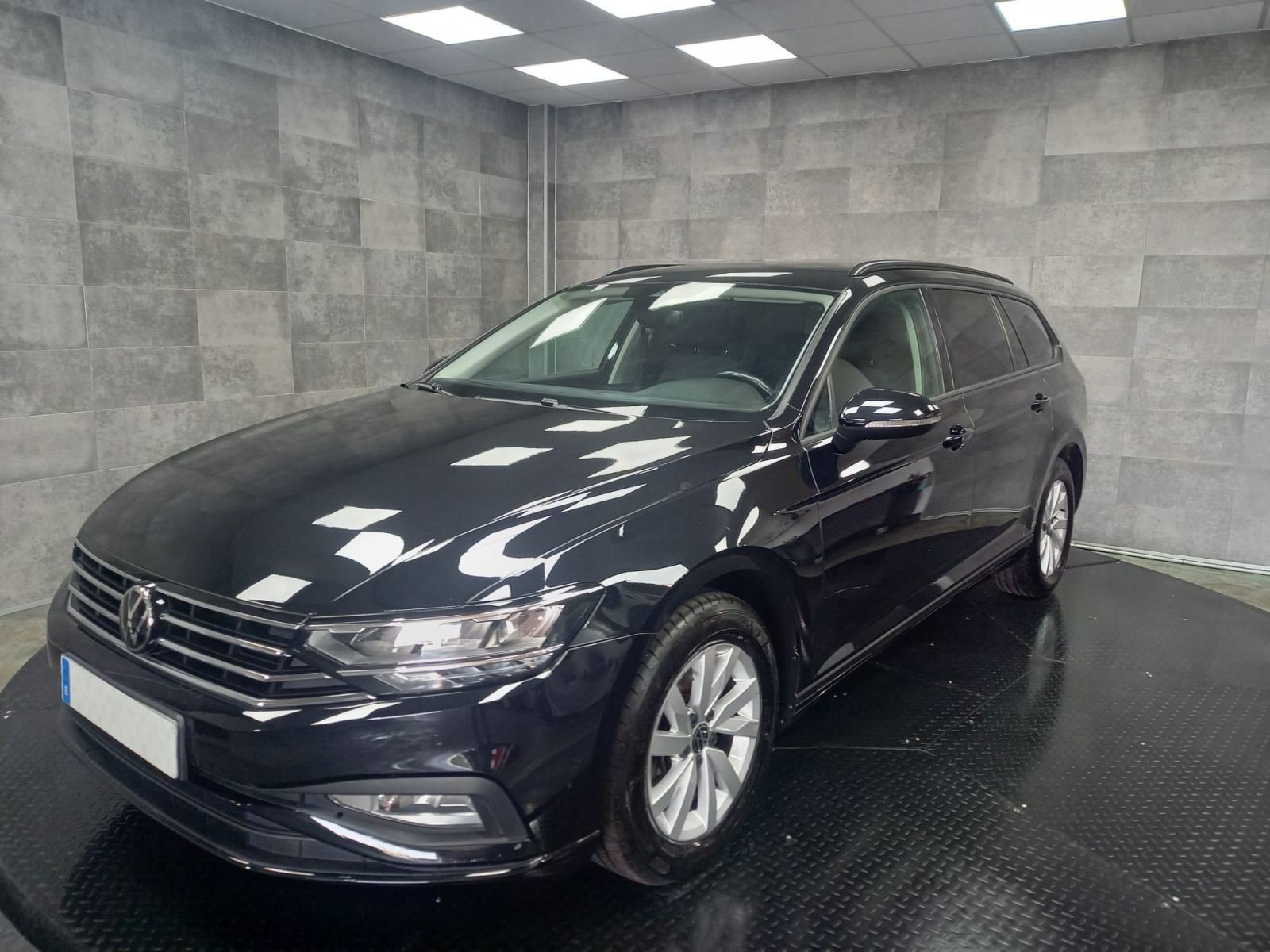 imagen de VOLKSWAGEN PASSAT Variant Business 2.0 TDI 110kW - REF: 06703